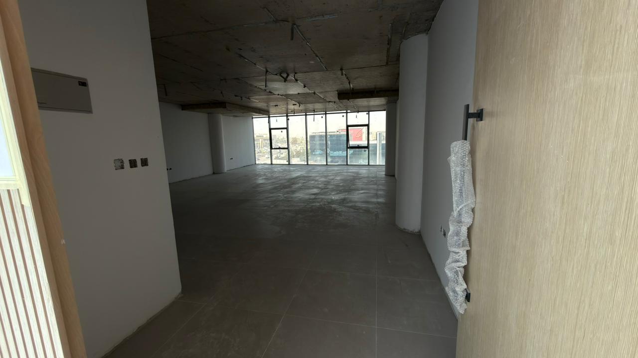 Premium commercial offices for rent in a strategic location on Airport Road. - Property Image 6