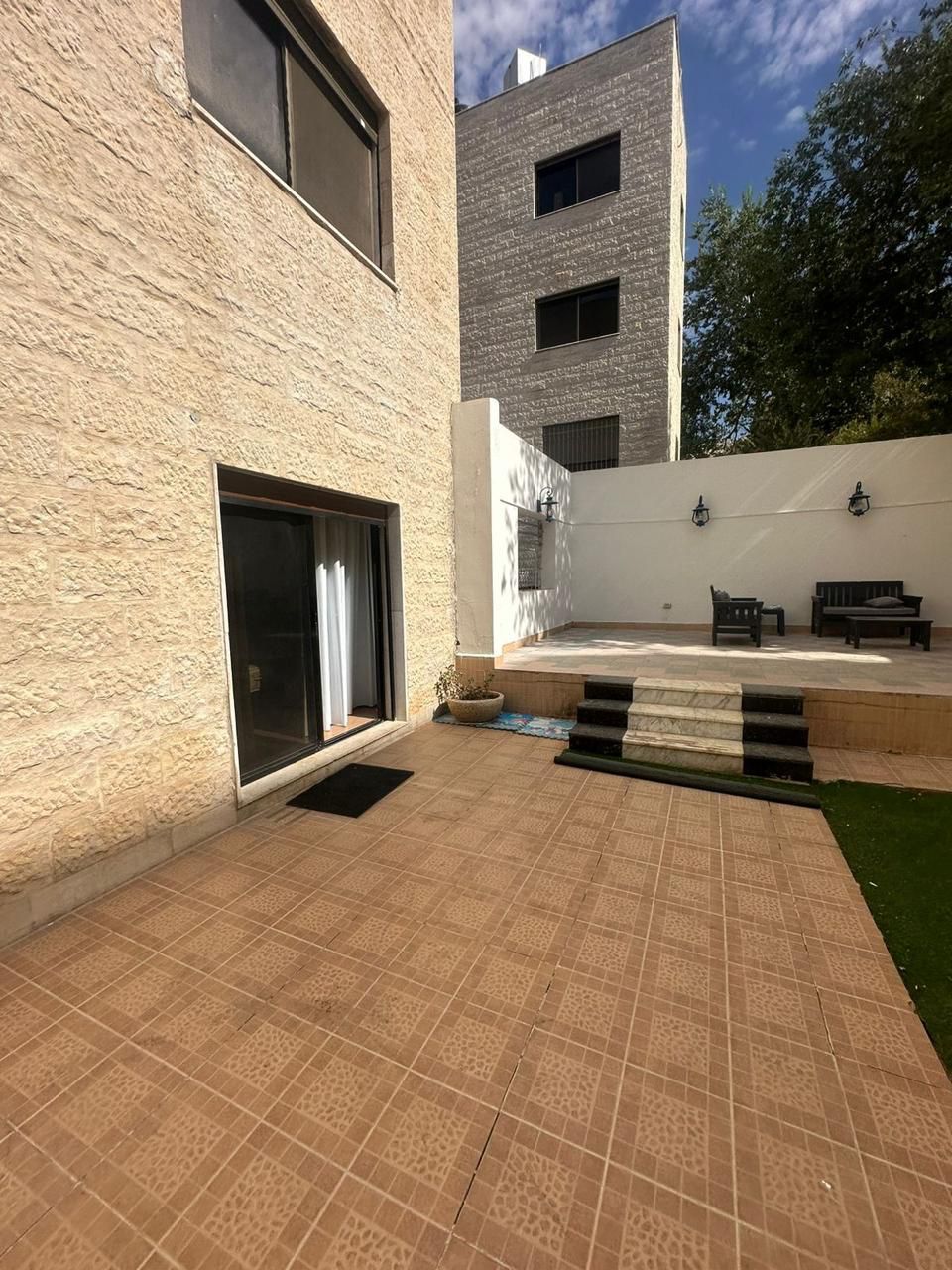 Furnished Ground-Floor Unit for Rent Near 5th Circle, Jabal Amman - Property Image 4