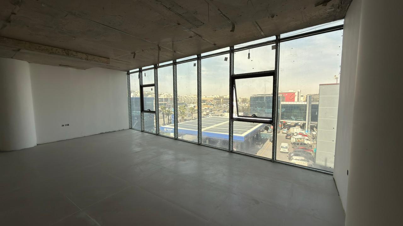 Premium commercial offices for rent in a strategic location on Airport Road. - Property Image 2