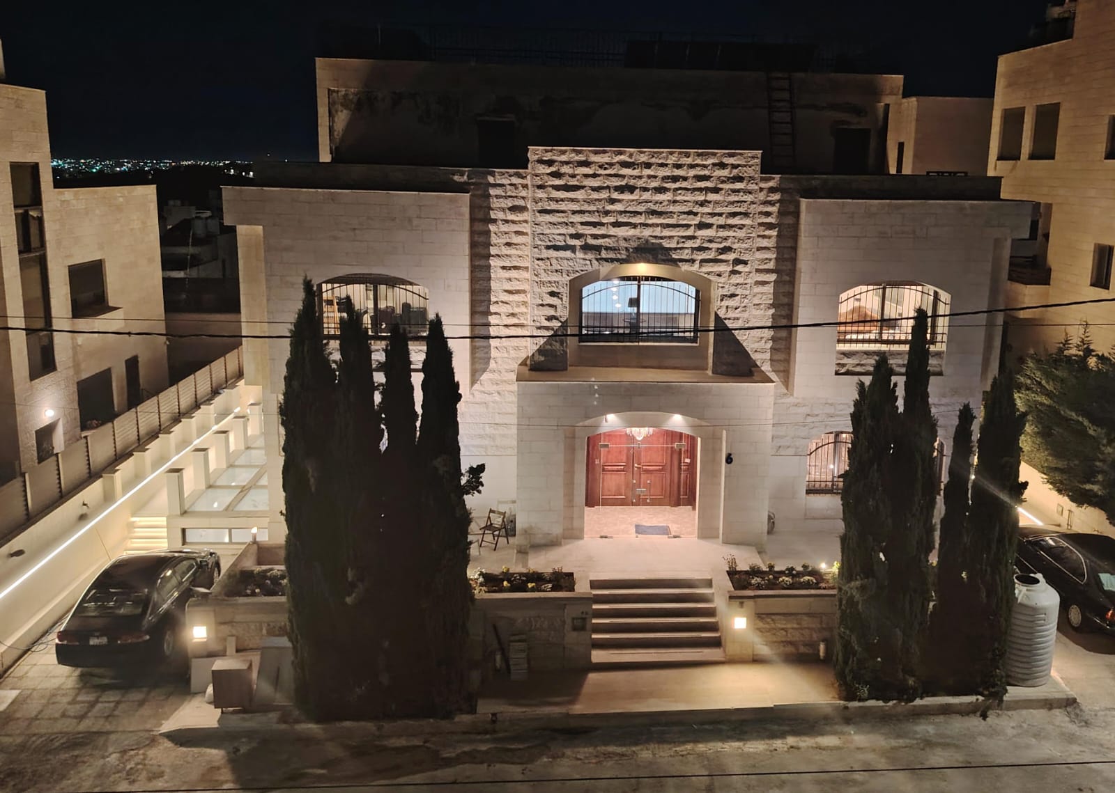Elegant Villa For Sale In Dahiyet Alrasheed - Buy  in Amman