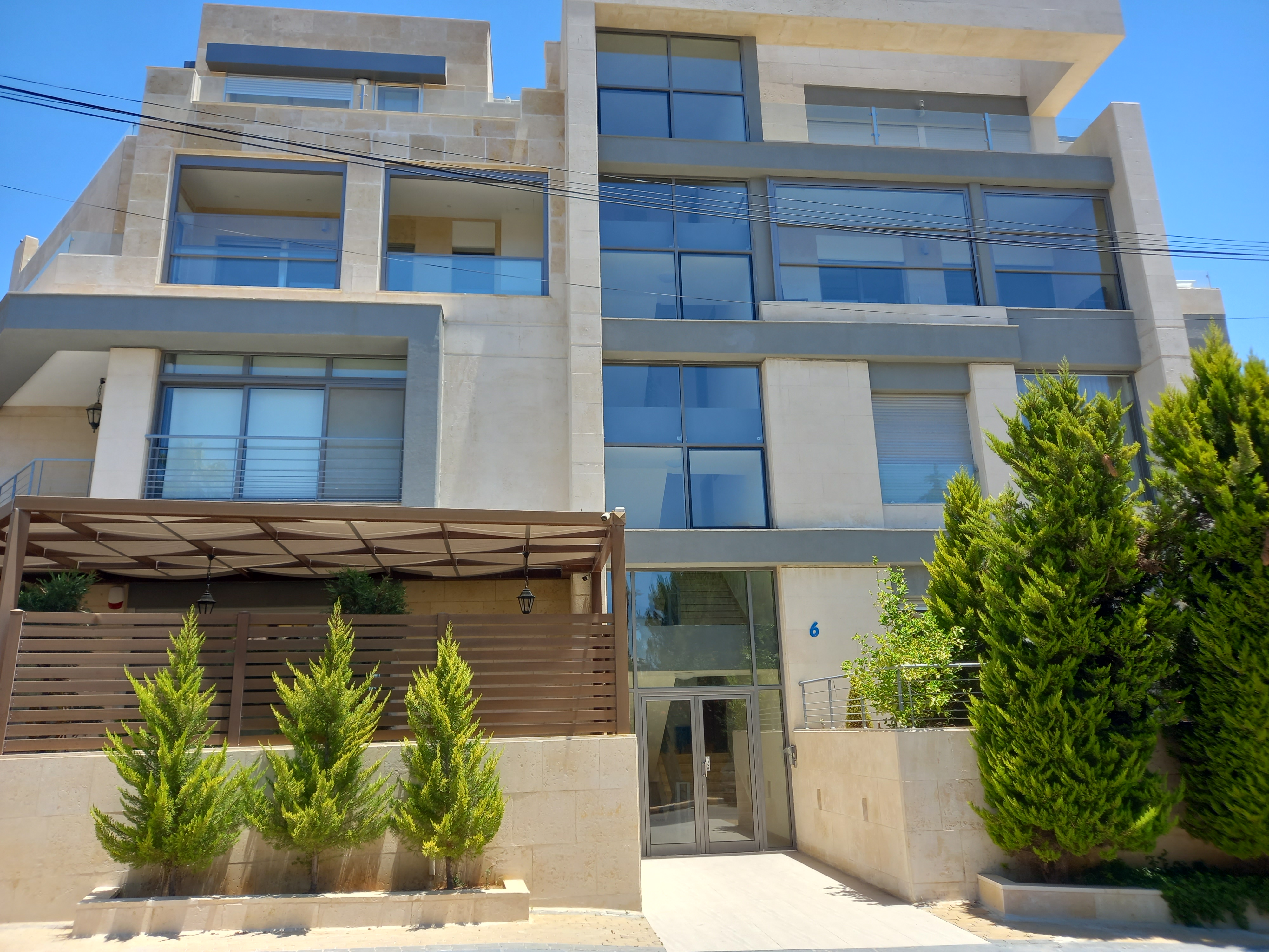 Apartment for Rent in Um Uthaina | Prime Location & Modern Interiors