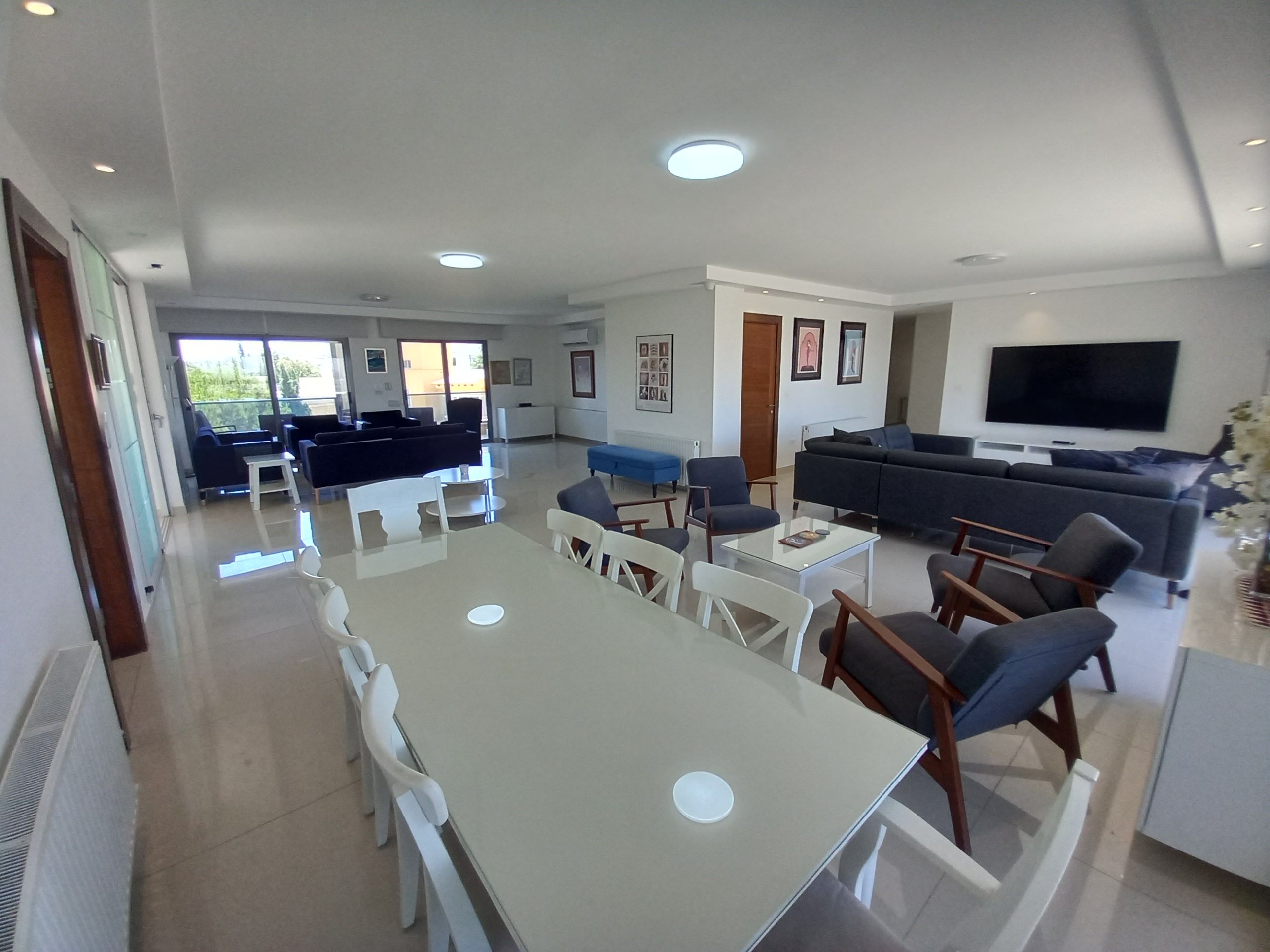 Rooftop Apartment for Rent in a Prime Location – Abdoun. - Property Image 2