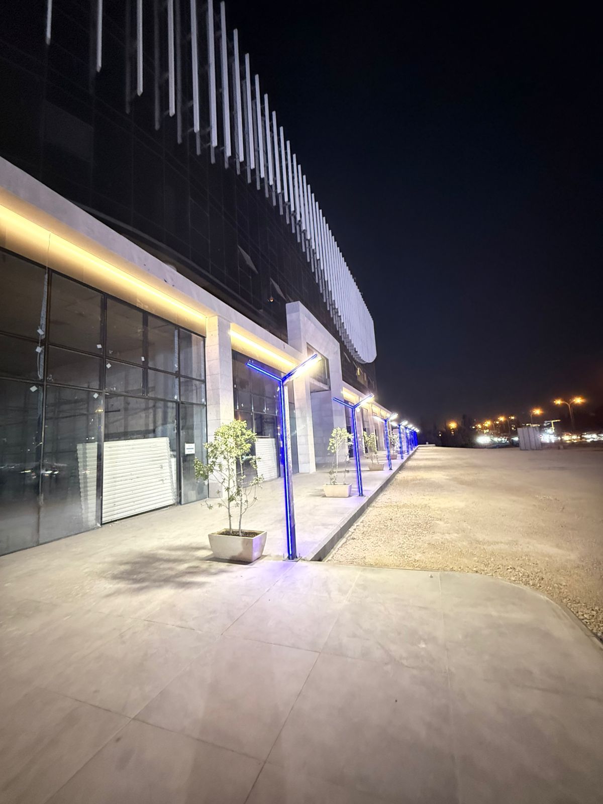 Premium commercial offices for rent in a strategic location on Airport Road. - Property Image 8