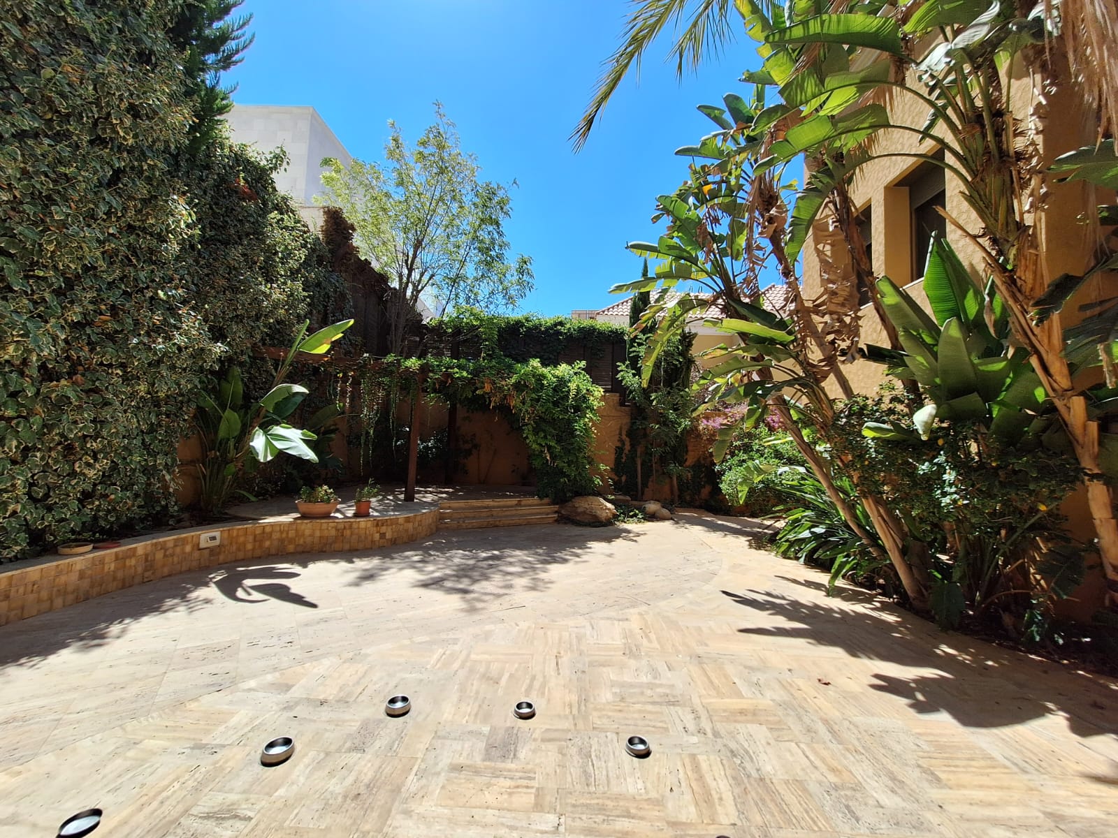 Luxury Villa for Sale in Dabouq with Spacious Modern Design - Property Image 3