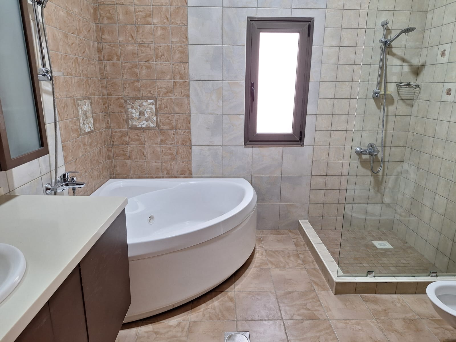 Luxury Villa for Sale in Dabouq with Spacious Modern Design - Property Image 9