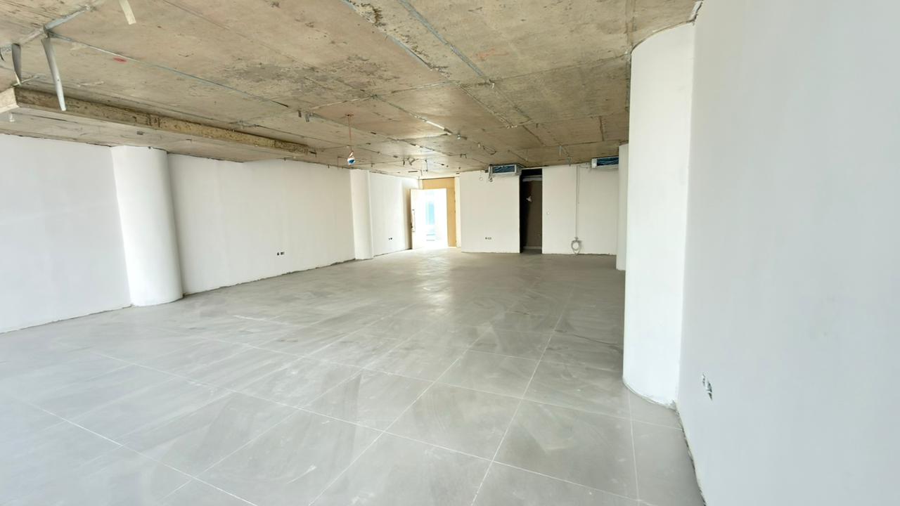 Premium commercial offices for rent in a strategic location on Airport Road. - Property Image 7