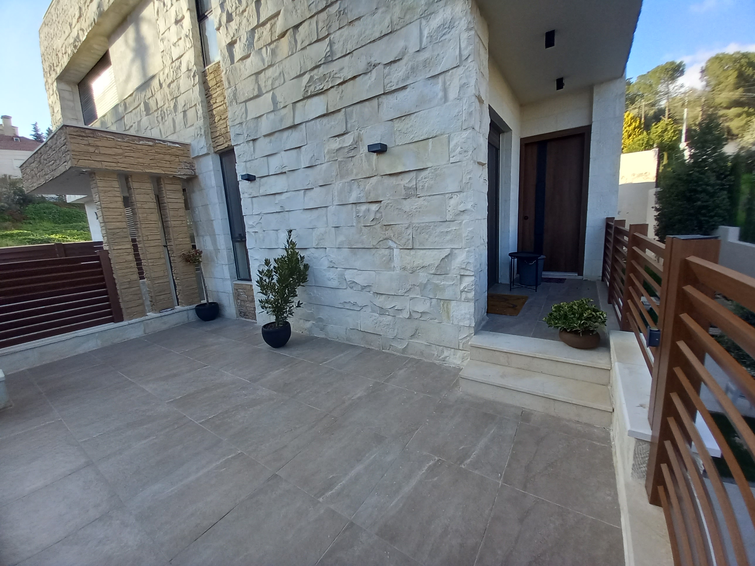 Luxury Apartment for Sale in the Heart of Dabouq - Property Image 3