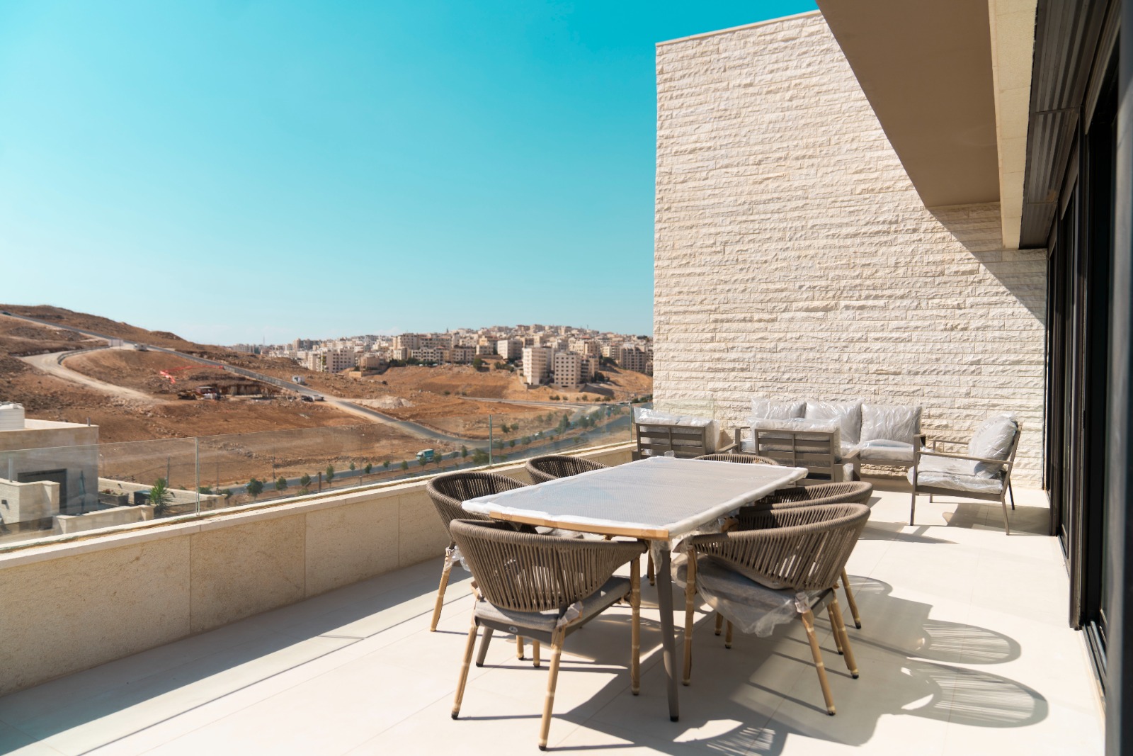 Very Luxurious Penthouse Available For Rent in Abdoun - Property Image 5