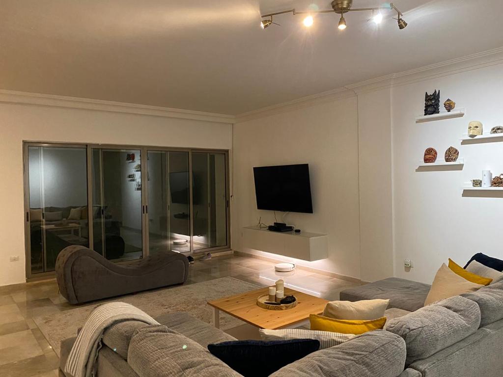  ground apartment with garden in Jabal Amman for rent    - Property Image 9