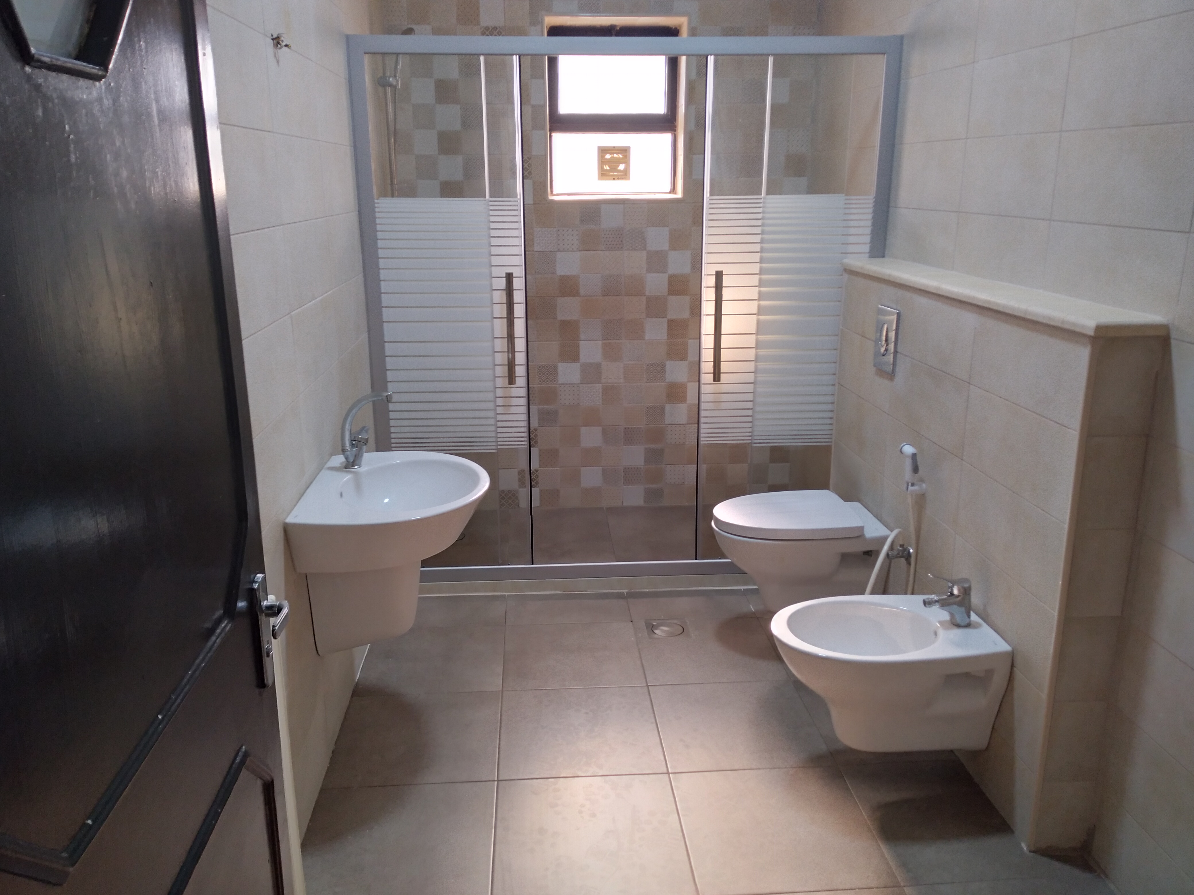 apartment in a modern building in um Summaq is for rent  - Property Image 9