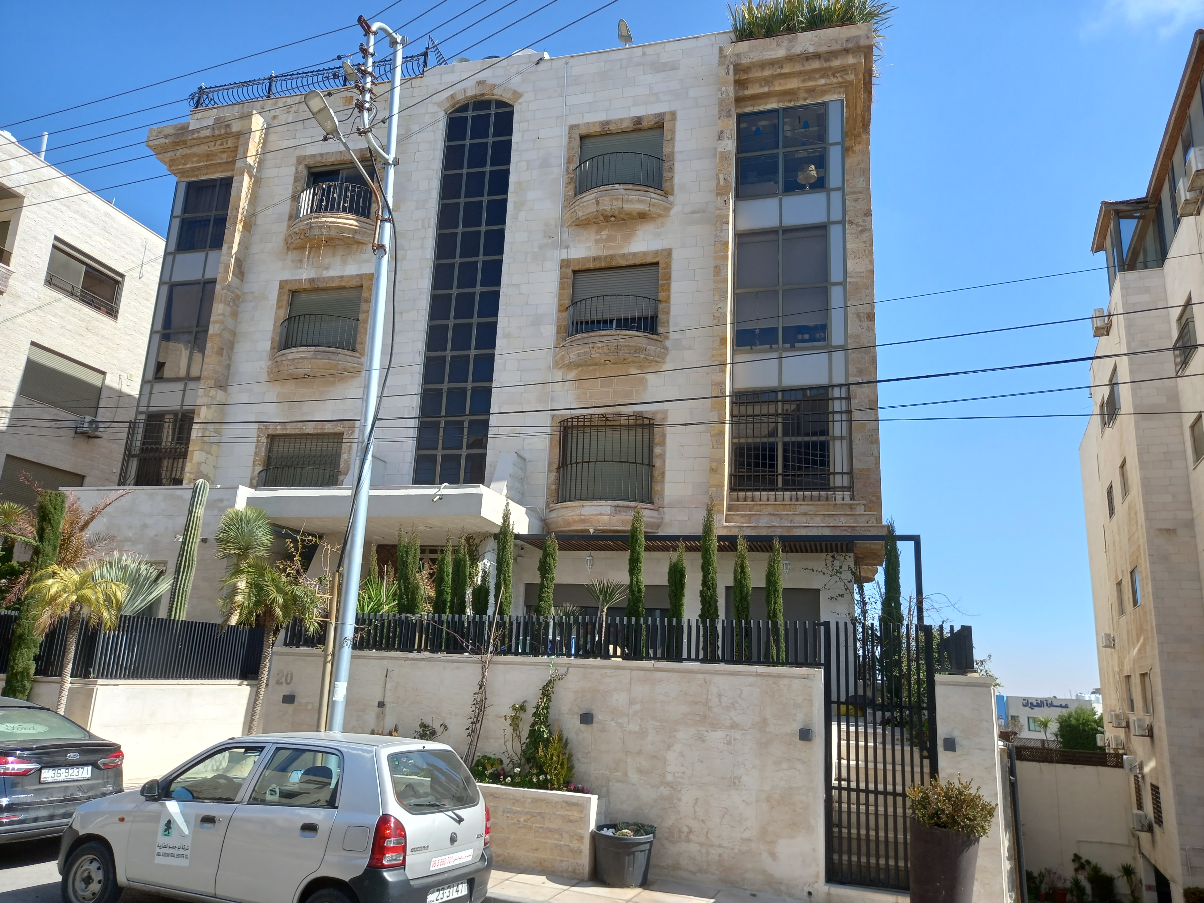 Apartment with roof in Deir Ghbar