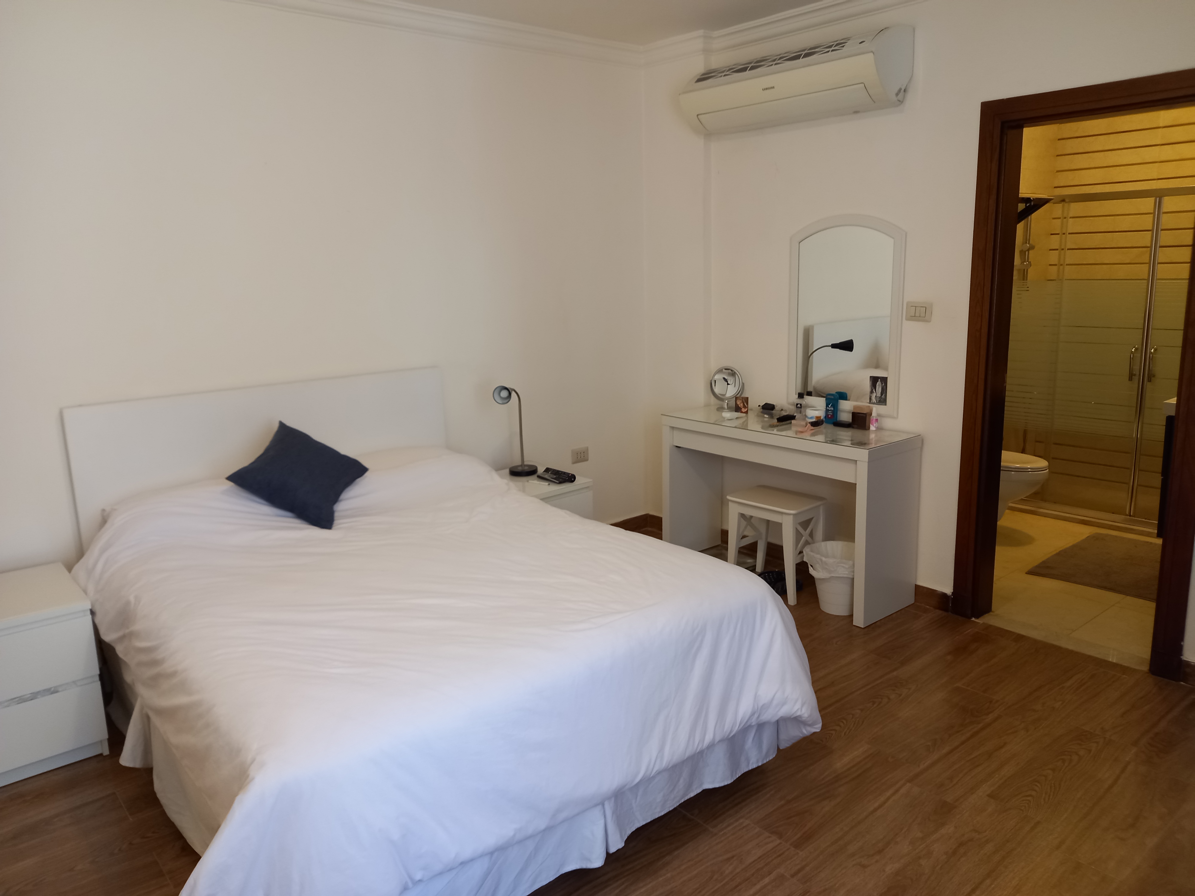 a furnished  ground apartment in Deir Ghbar for rent   - Property Image 9