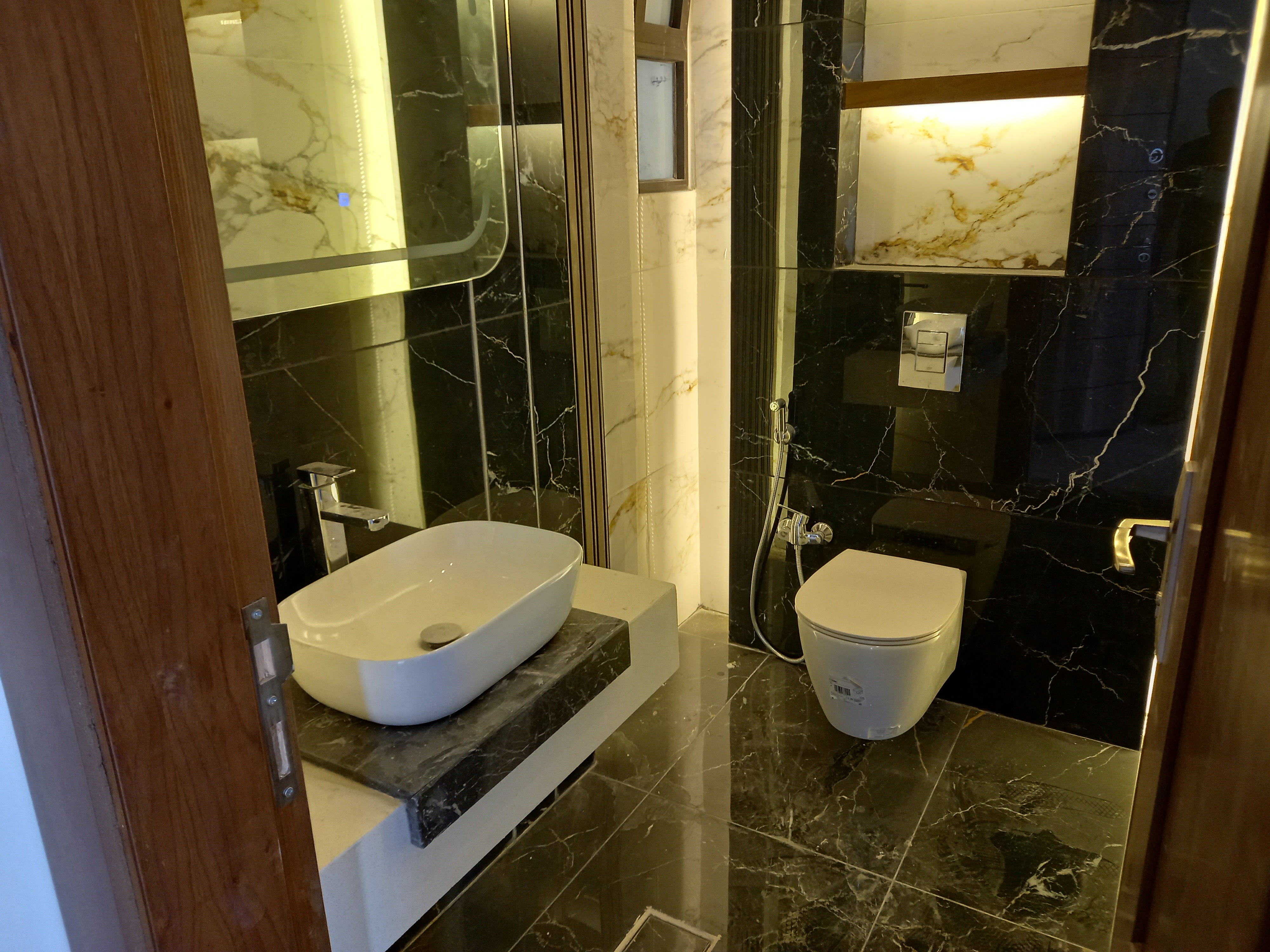 modern building apartment  with view  in Jabal Amman for rent  - Property Image 5