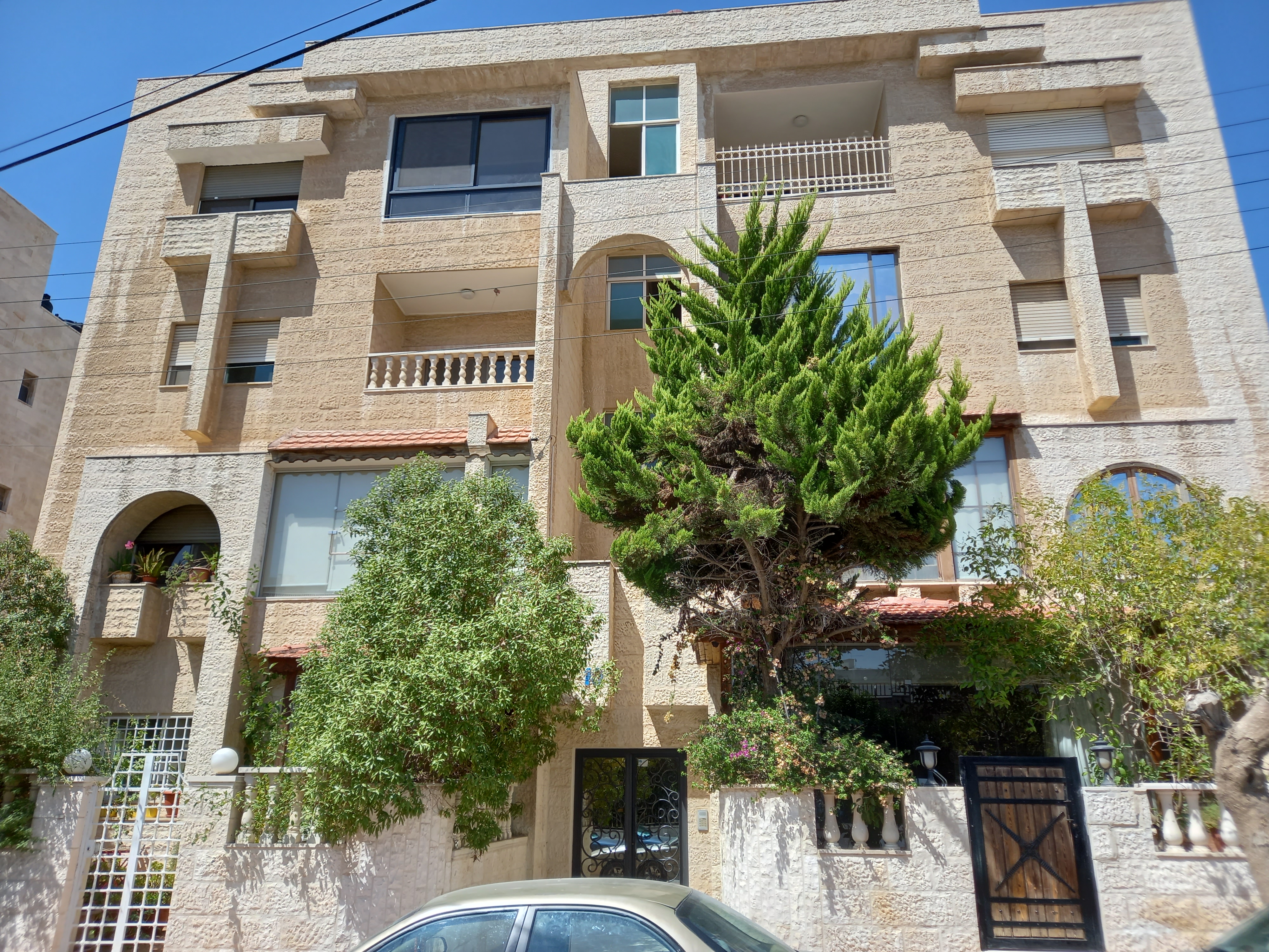 Furnished Ground-Floor Unit for Rent Near 5th Circle, Jabal Amman - Rent in Amman