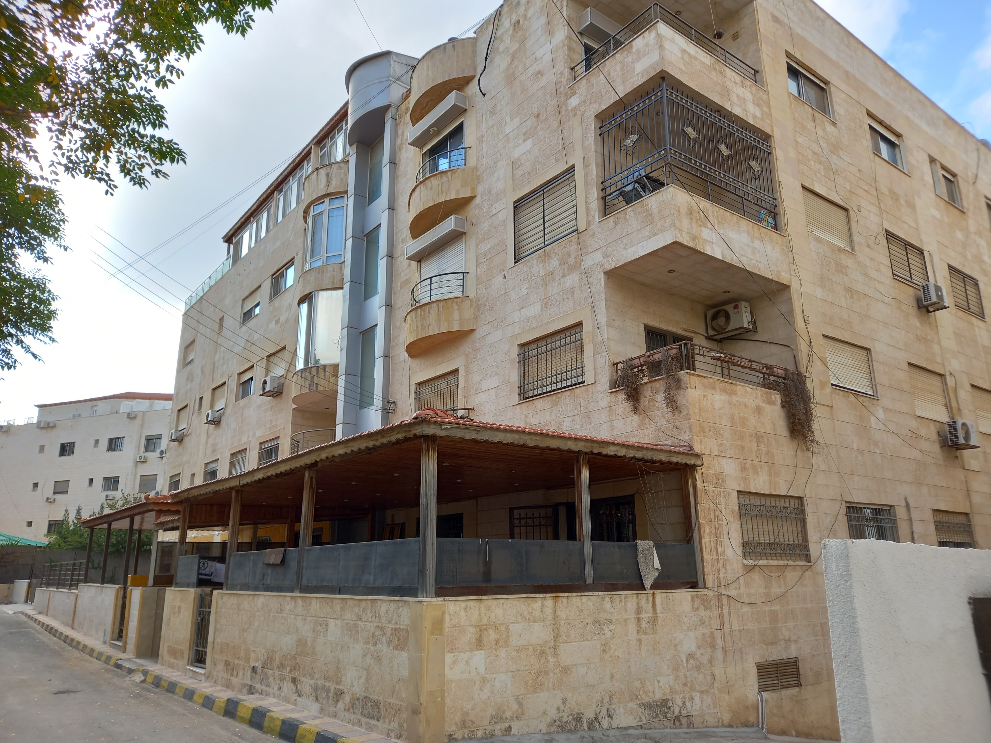 Apartment in Khalda for rent or sale