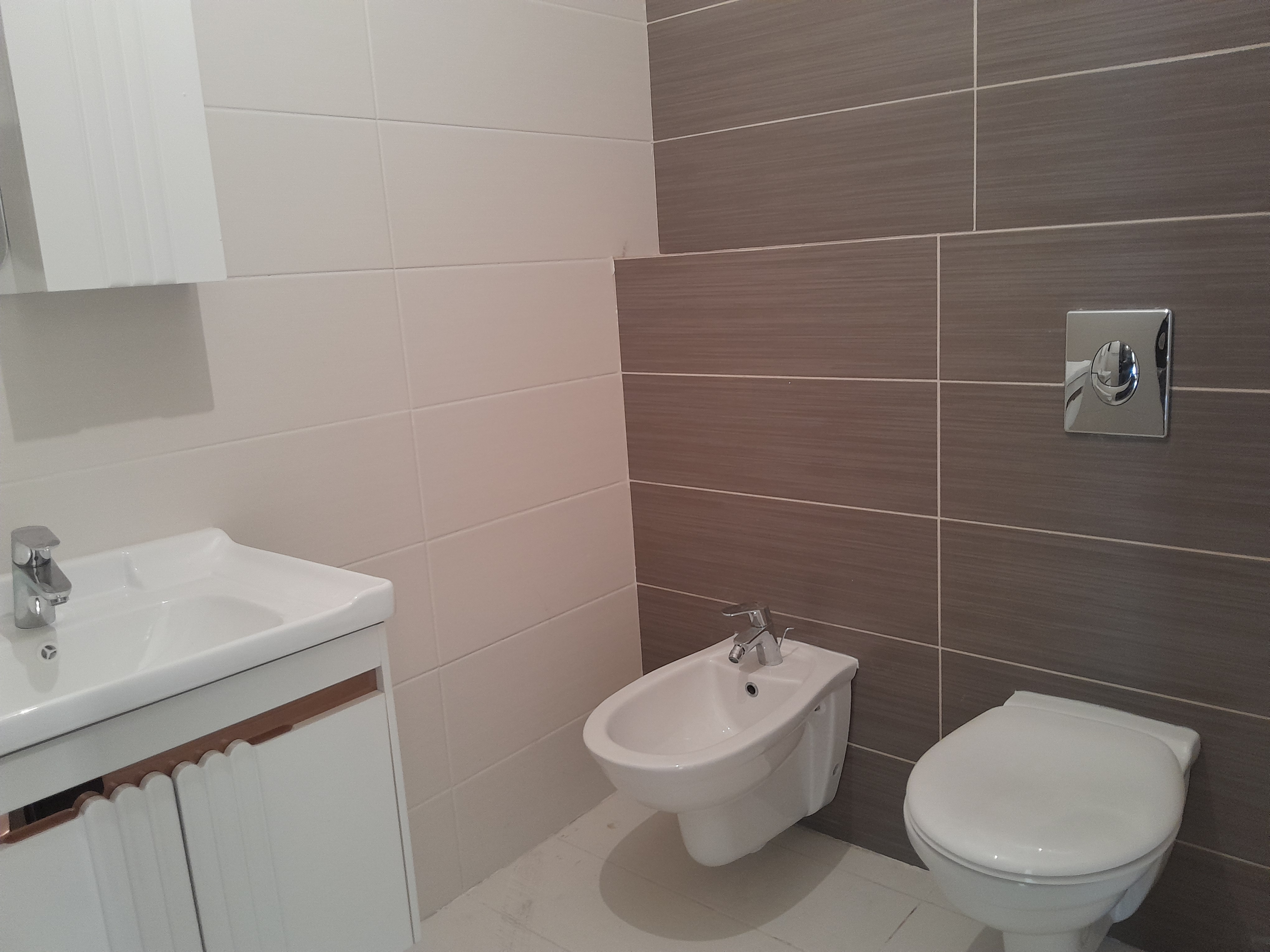 Flat Apartment for Sale in Jabal Amman – 4th Circle | Prime Location & Modern Design - Property Image 3