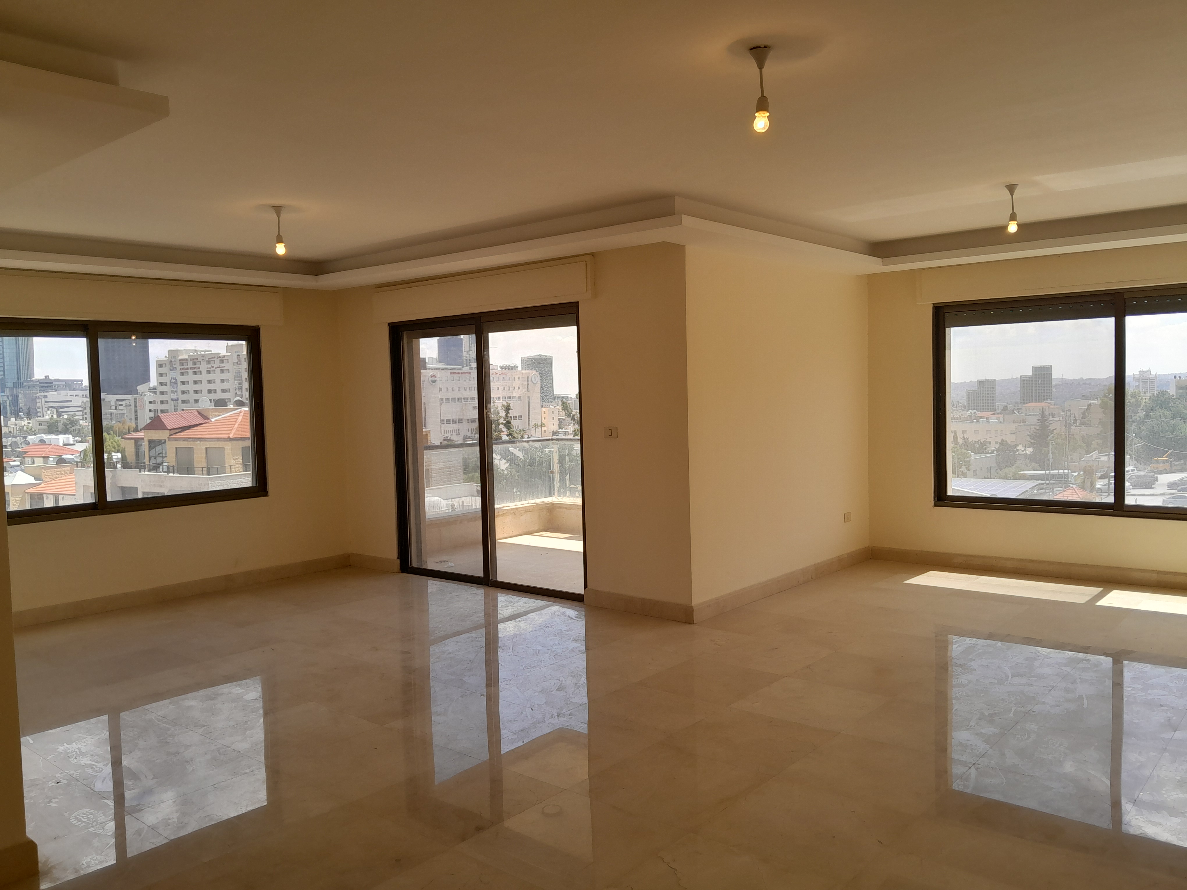 Flat Apartment  In  A Distinctive Area For Sale In Jabal Amman / 4th Circule 