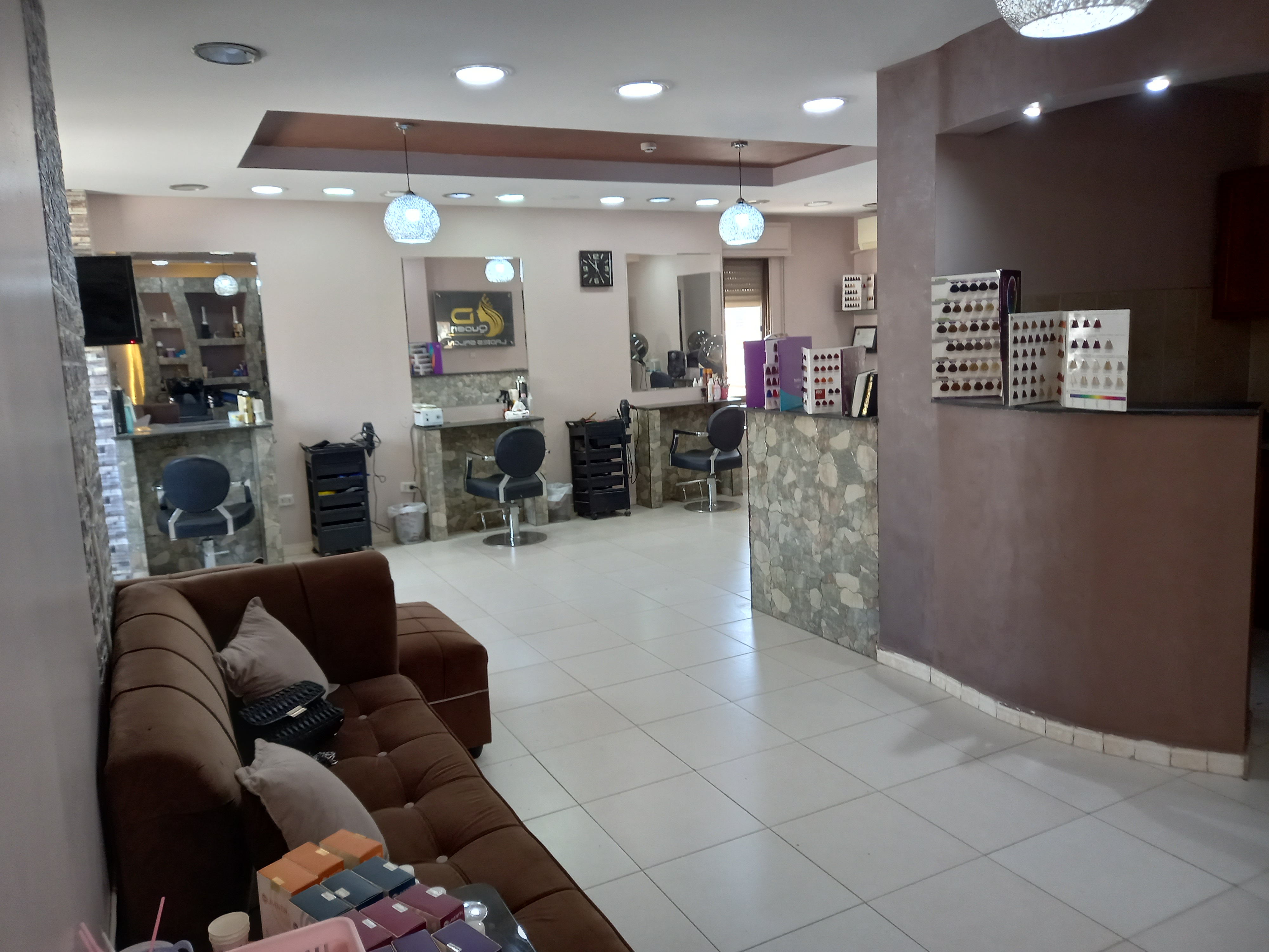 Investment Opportunity (Beauty Salon for women) In 7th Circle  for Sale