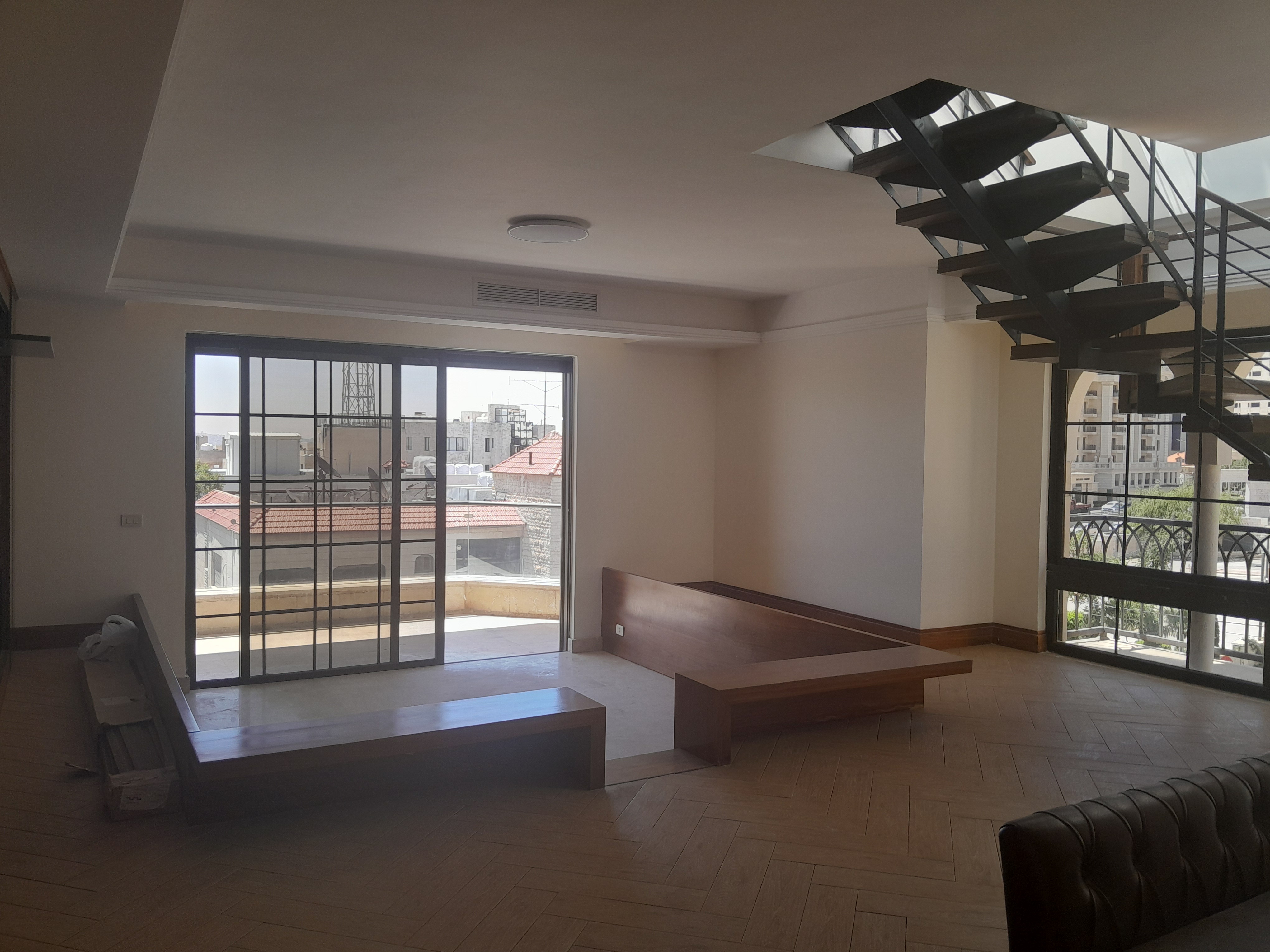 Luxury Roof Top For Sale in Um Uthaina