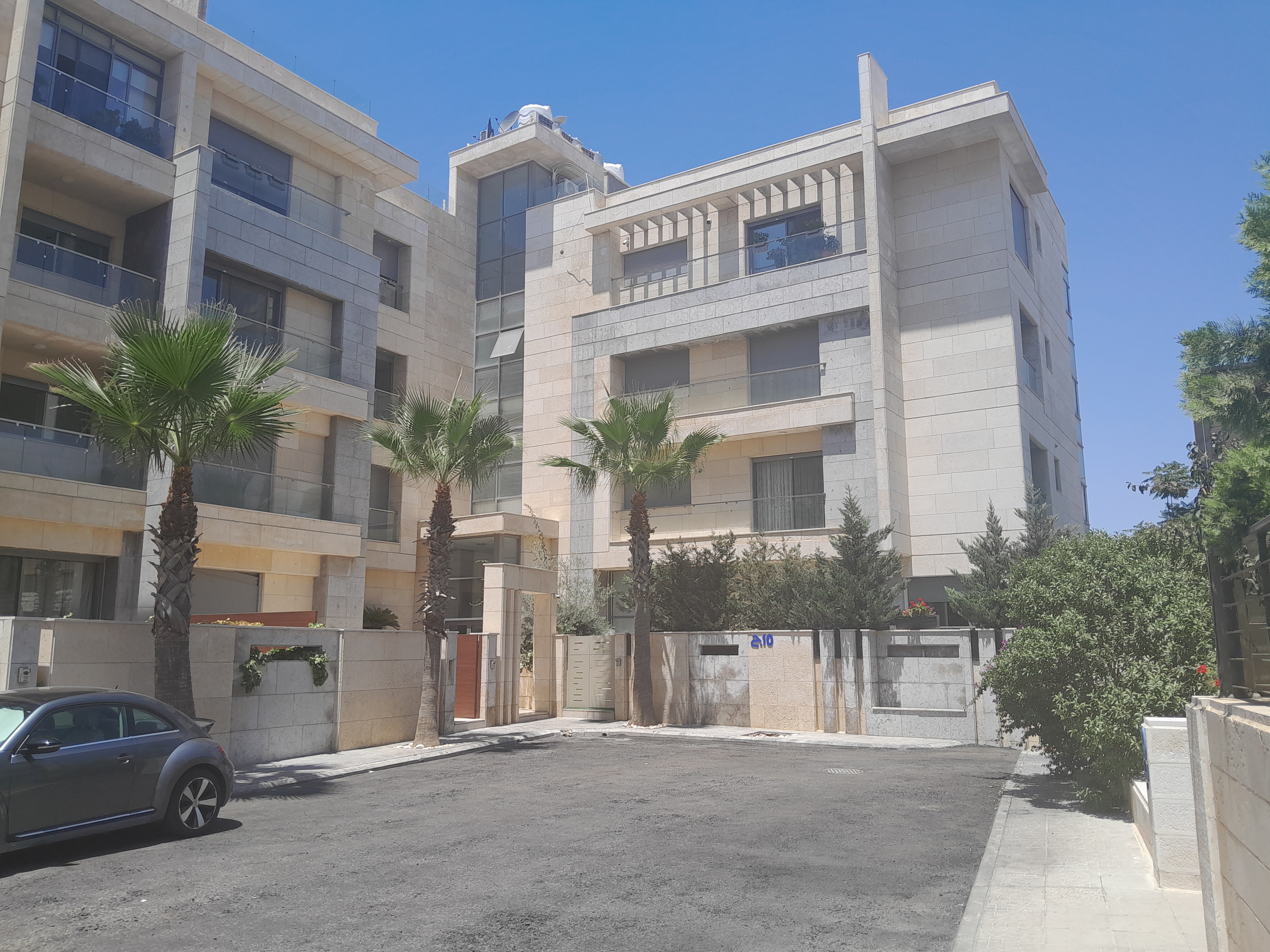 Beautiful Furnished Apartment for Sale in Jabal Amman