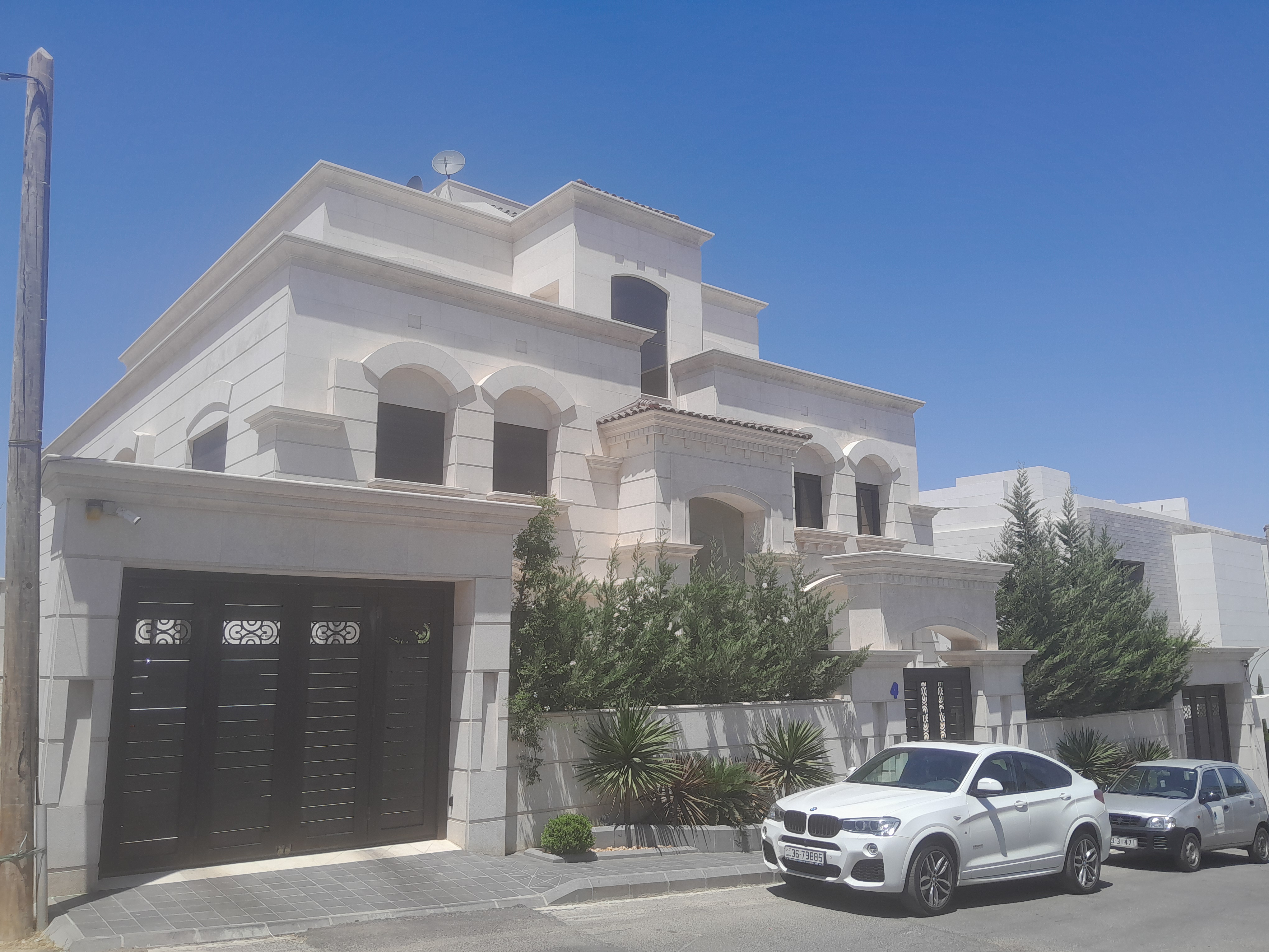 Apartment With A Roof for Sale In the Al-thuhair