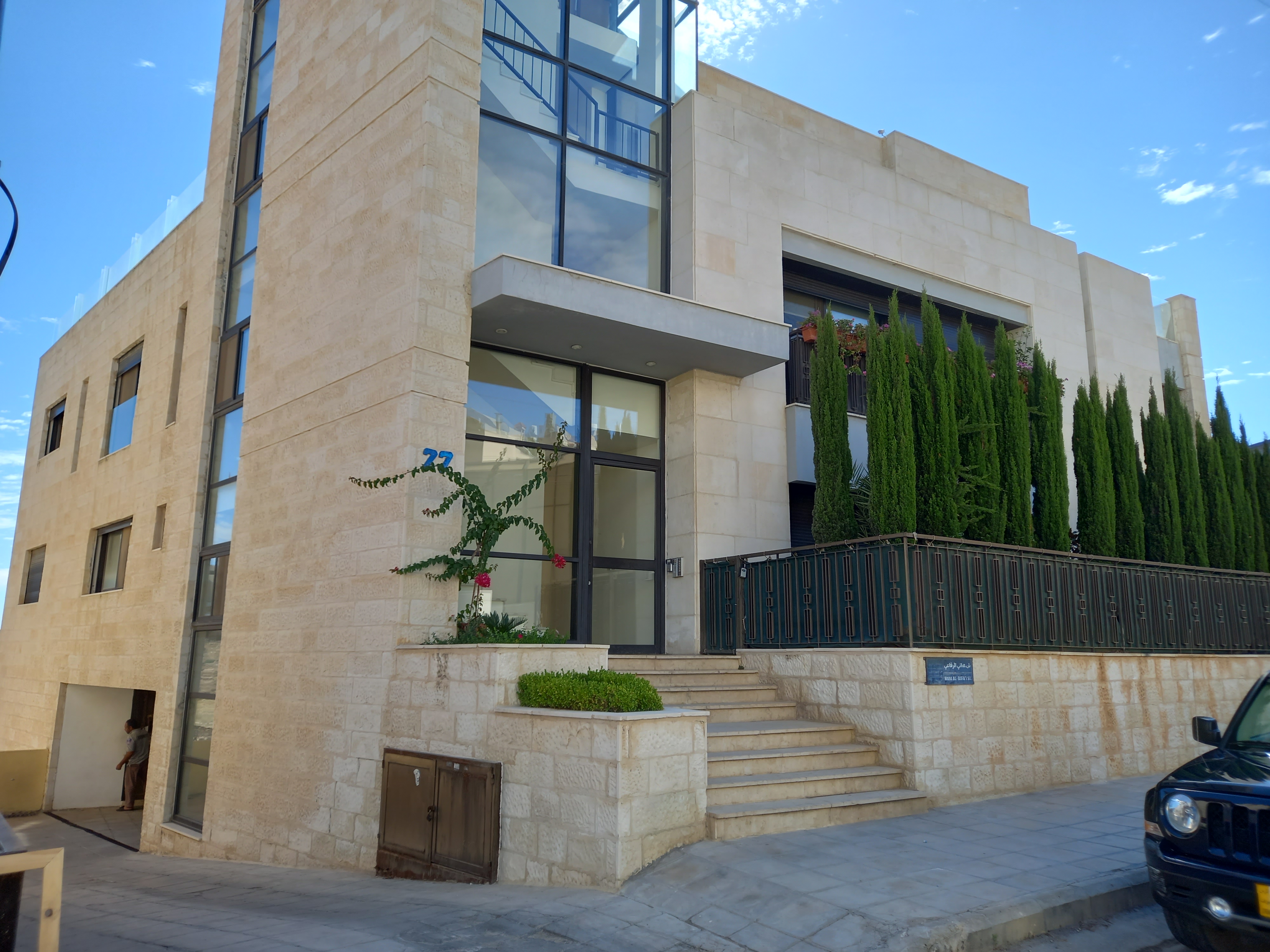 Furnished Apartment for Rent in the Most Beautiful Neighborhood of Abdoun