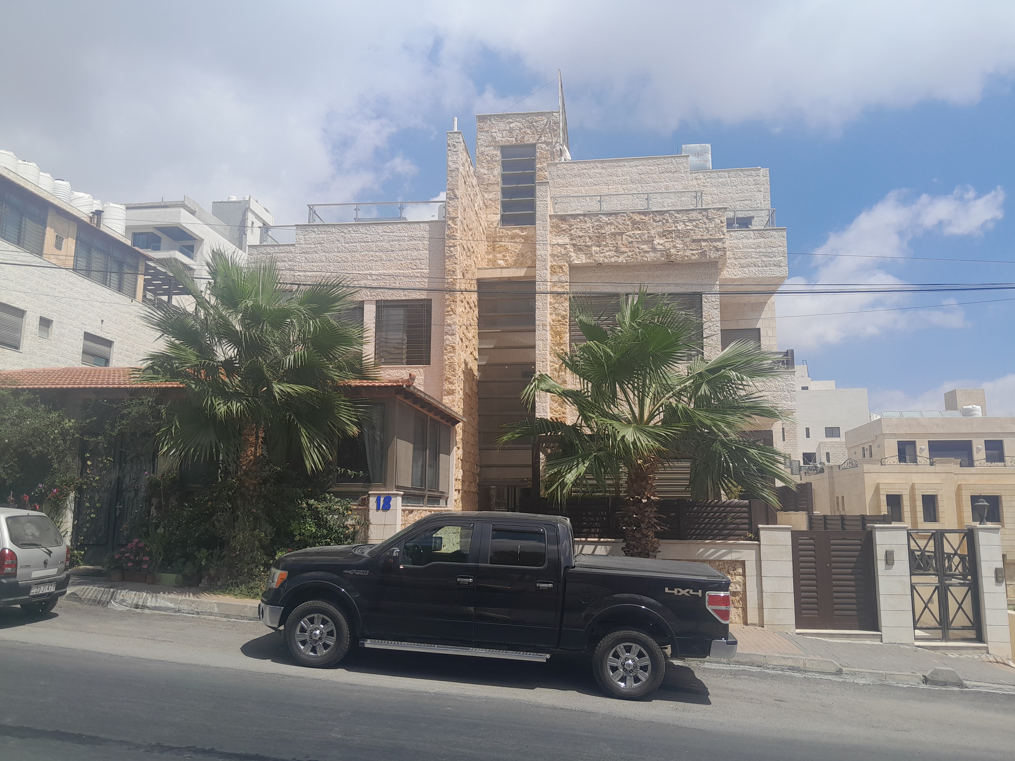  Apartment for sale in Um Uthaina . 