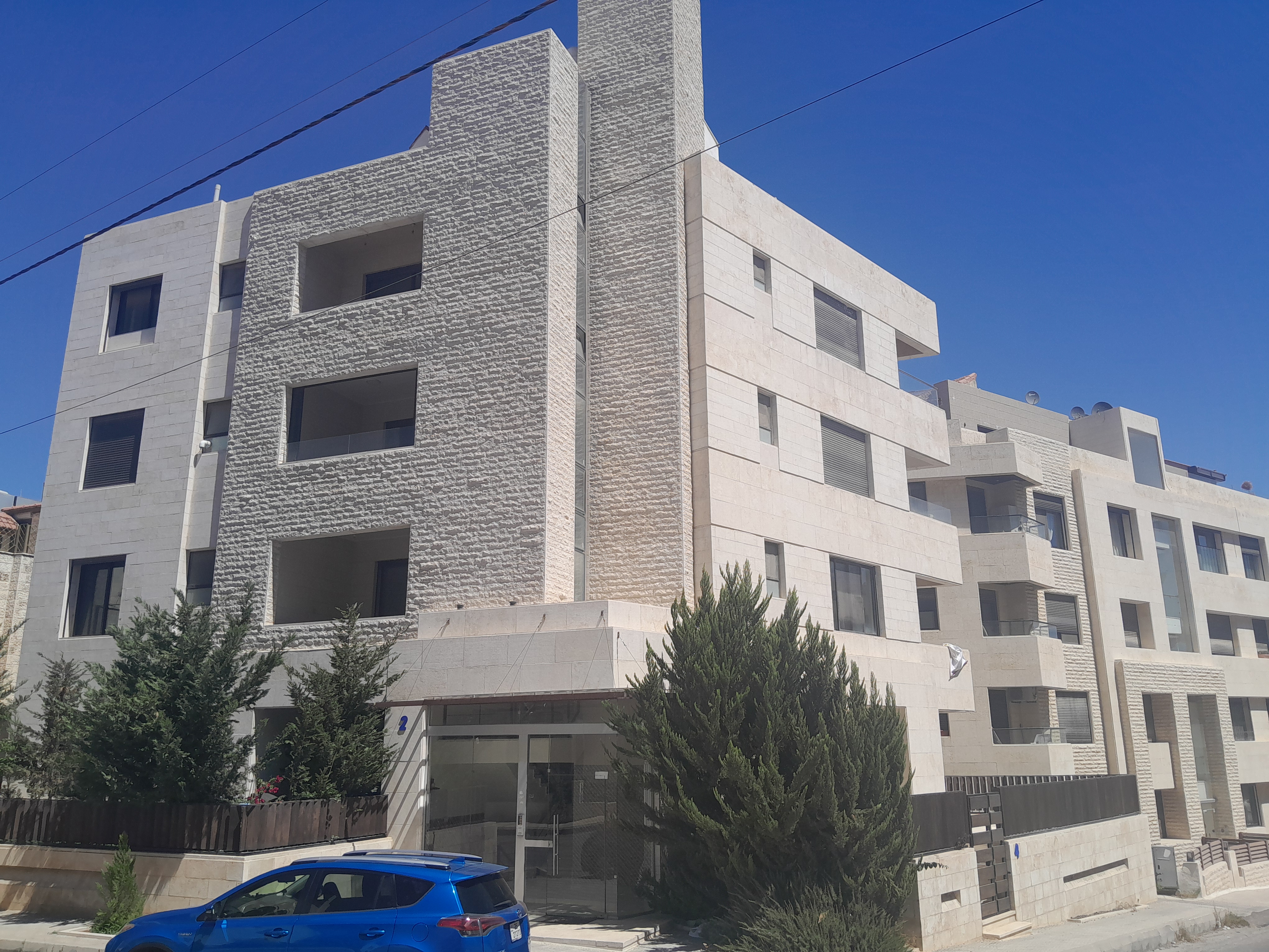 Beautiful  Flat Apartment for Sale in the Dair Ghbar Area.