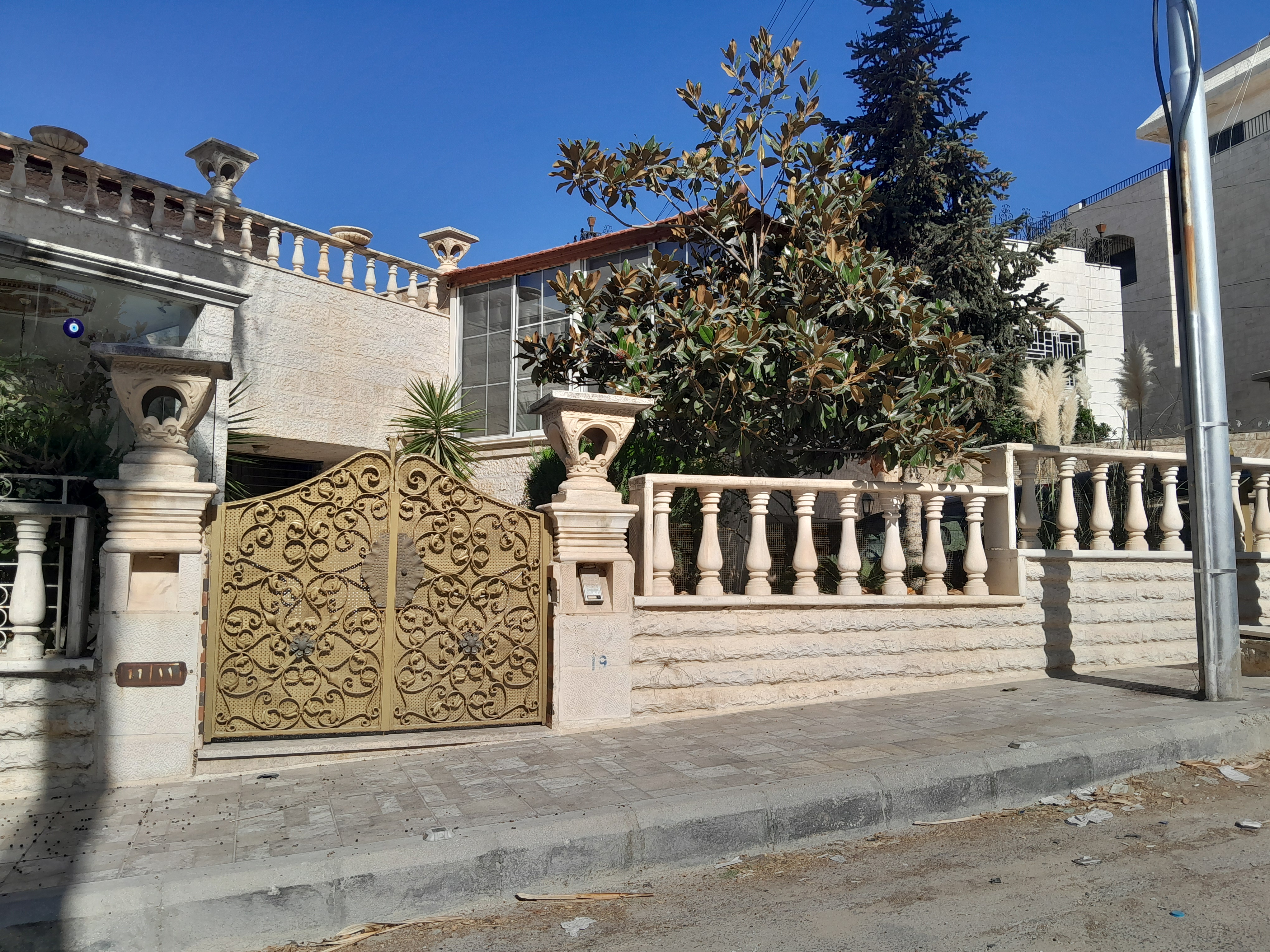 For Sale: Semi-Villa in Um Uthaina