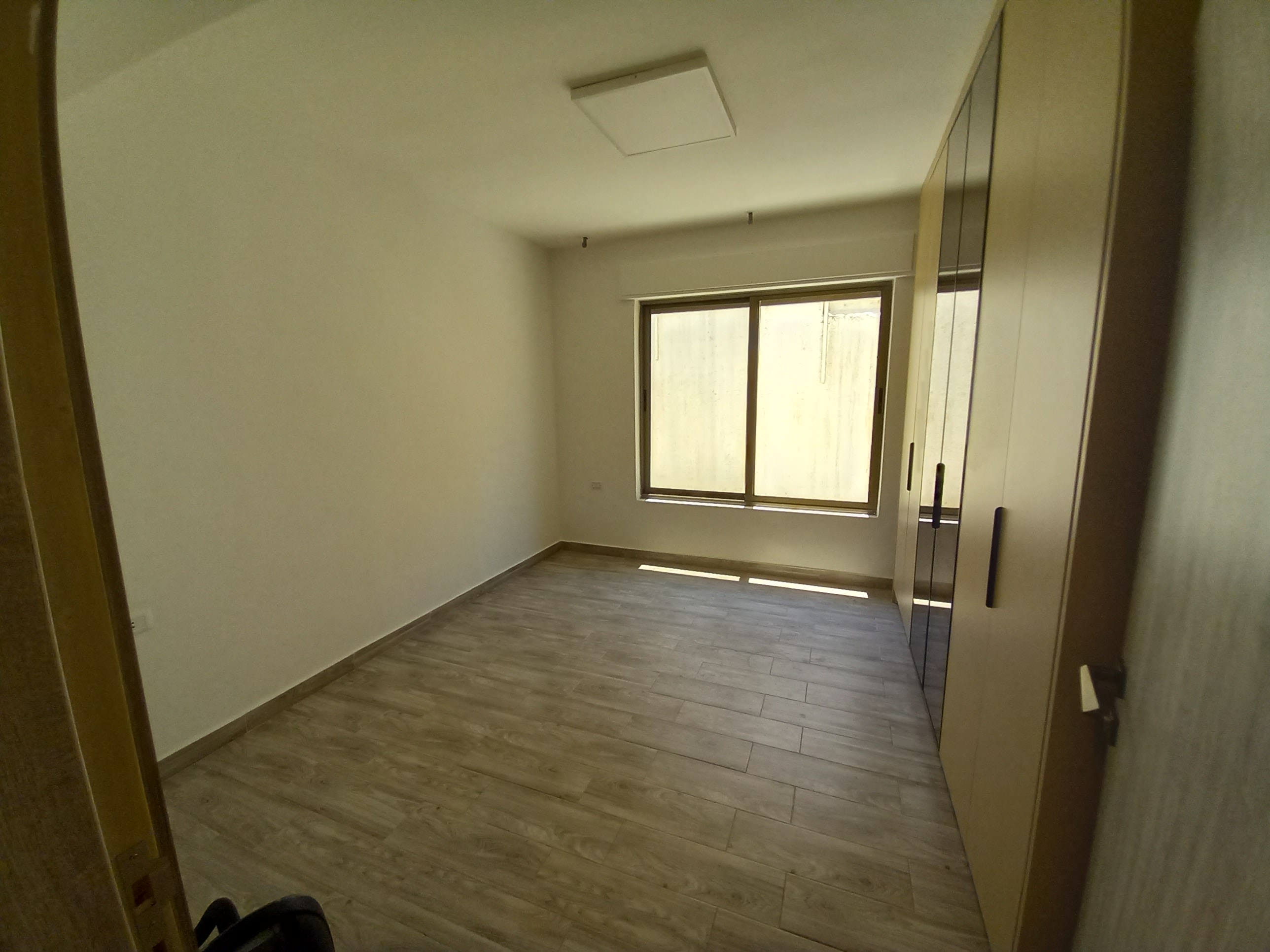 Excellent Location Unfurnished Apartment - Property Image 9