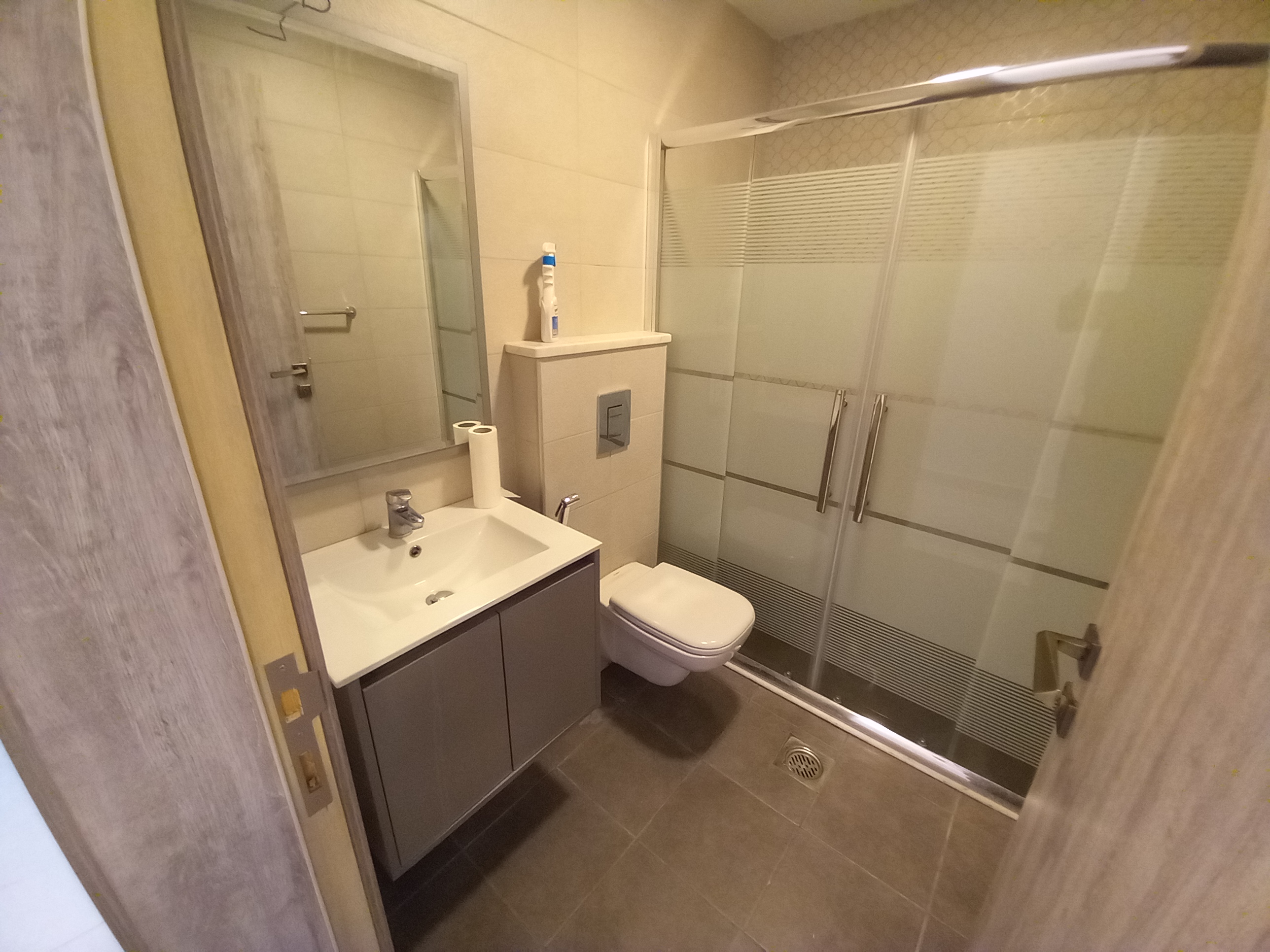 Excellent Location Unfurnished Apartment - Property Image 10