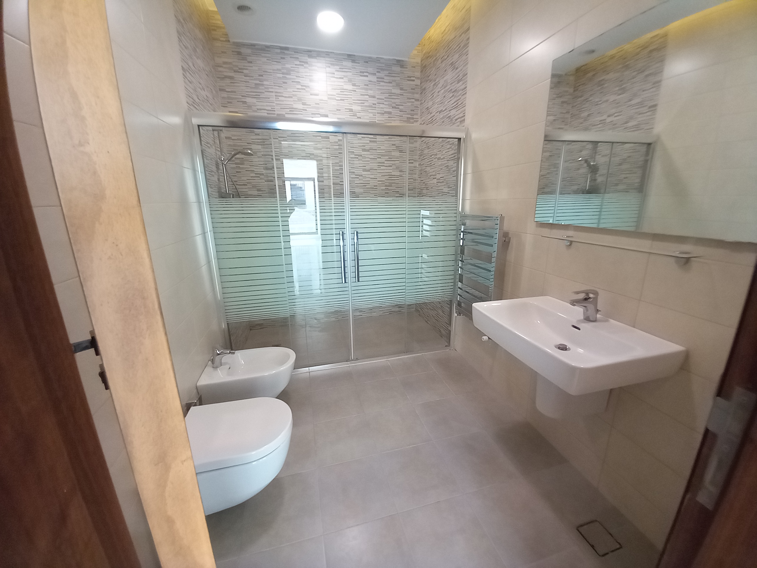 Super Deluxe Ground Floor Apartment with Garden for Rent in Abdoun - Property Image 9