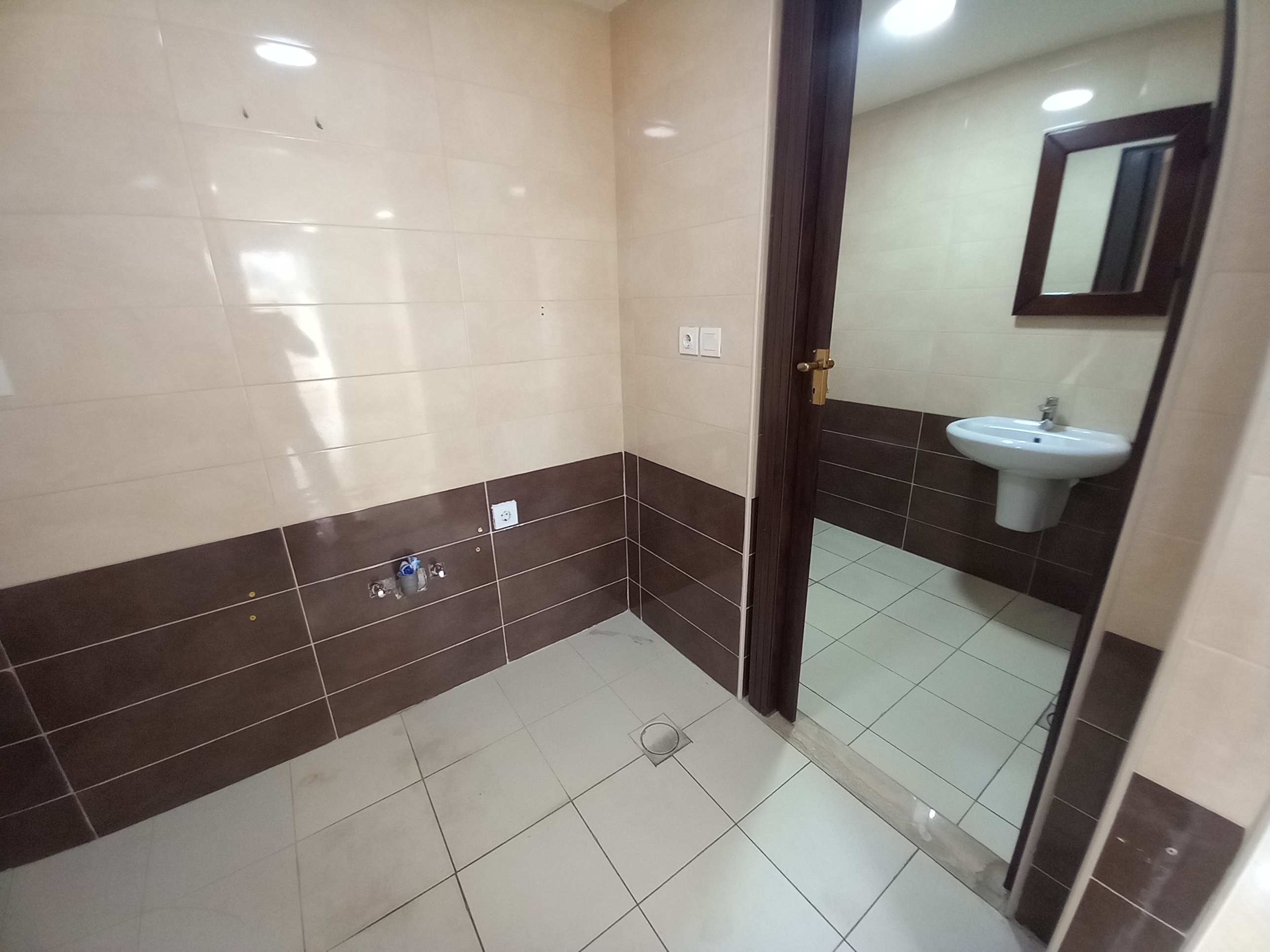 Modern Spacious Commercial Offices - Property Image 4