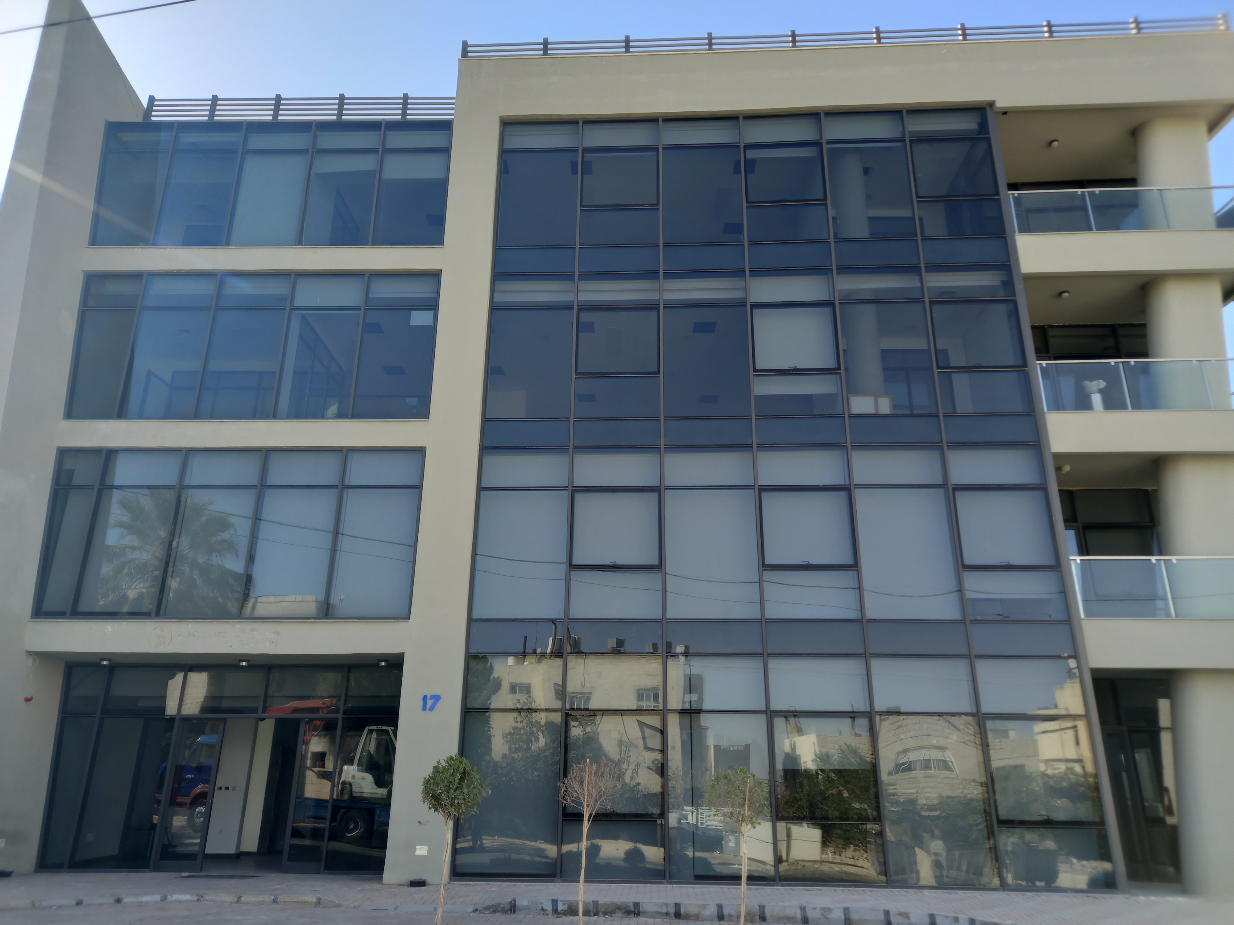 Luxury Roof Top For Sale in Um Uthaina