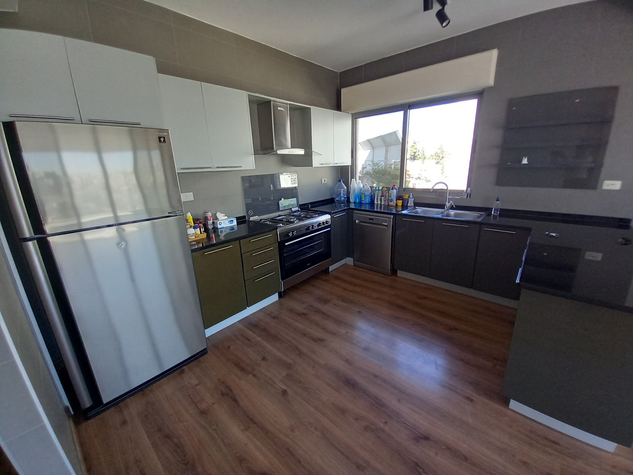 Partially furnished apartment for rent - Property Image 3