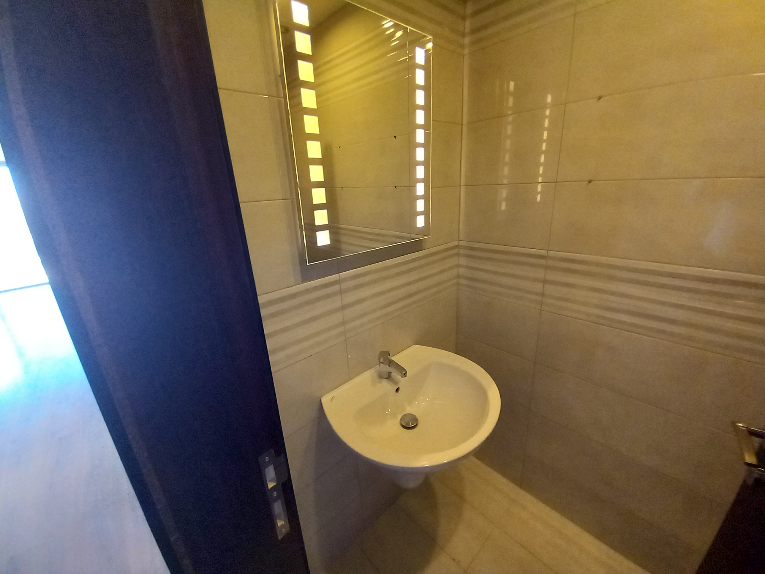 Partially furnished apartment for rent - Property Image 6