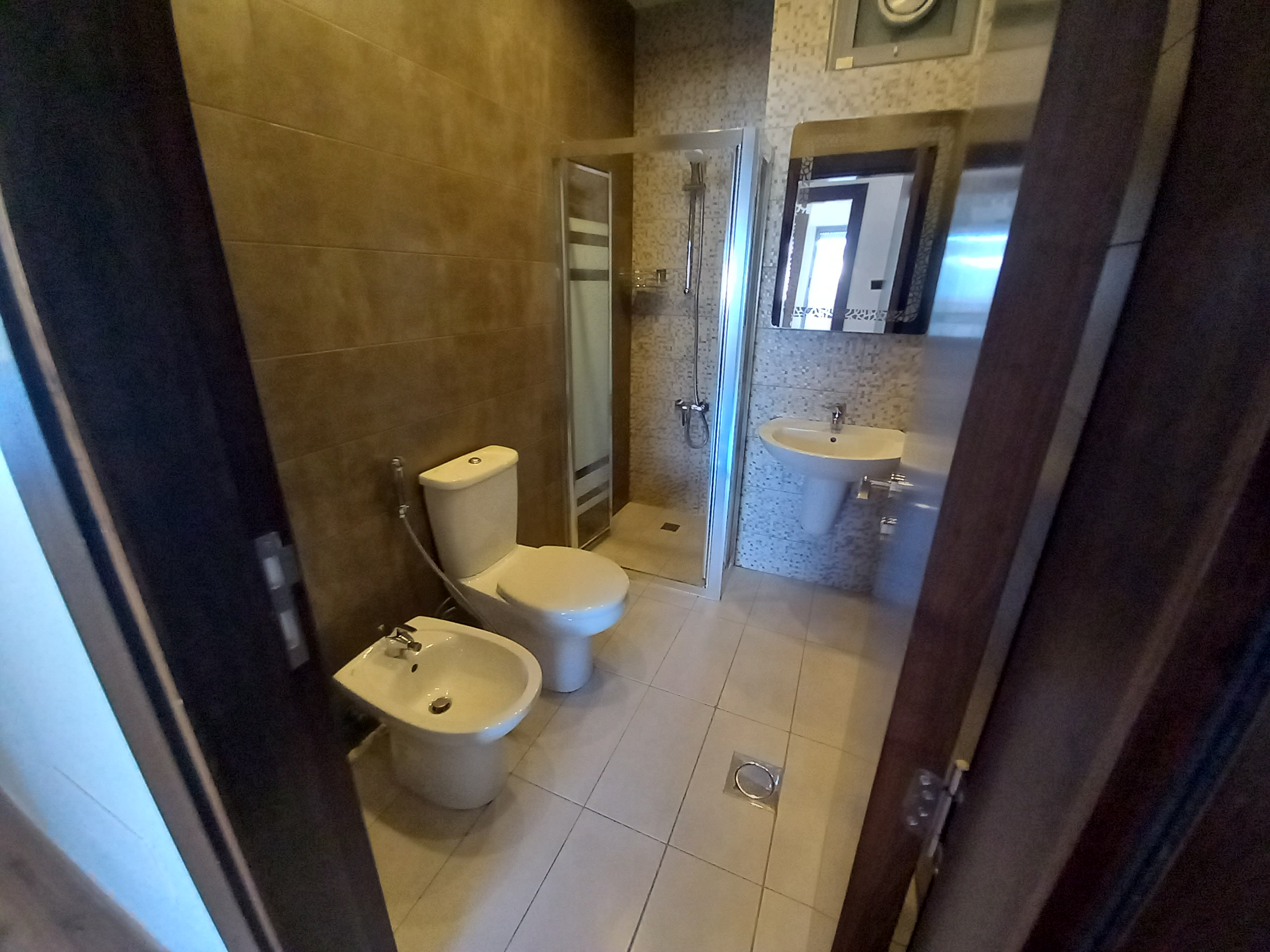 Partially furnished apartment for rent - Property Image 8