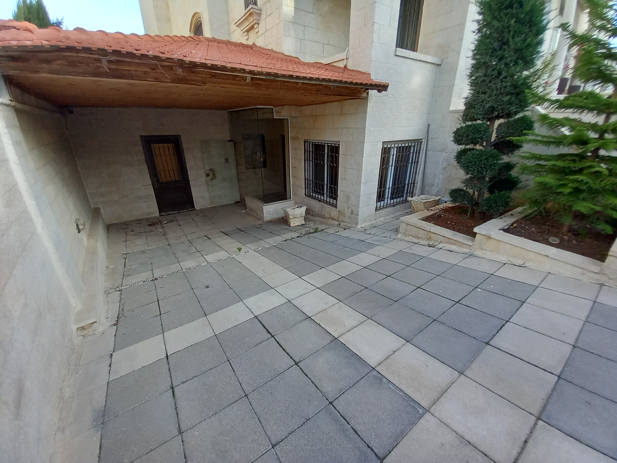 Ground Floor Apartment with Terrace for Rent in Dabouq - Property Image 9