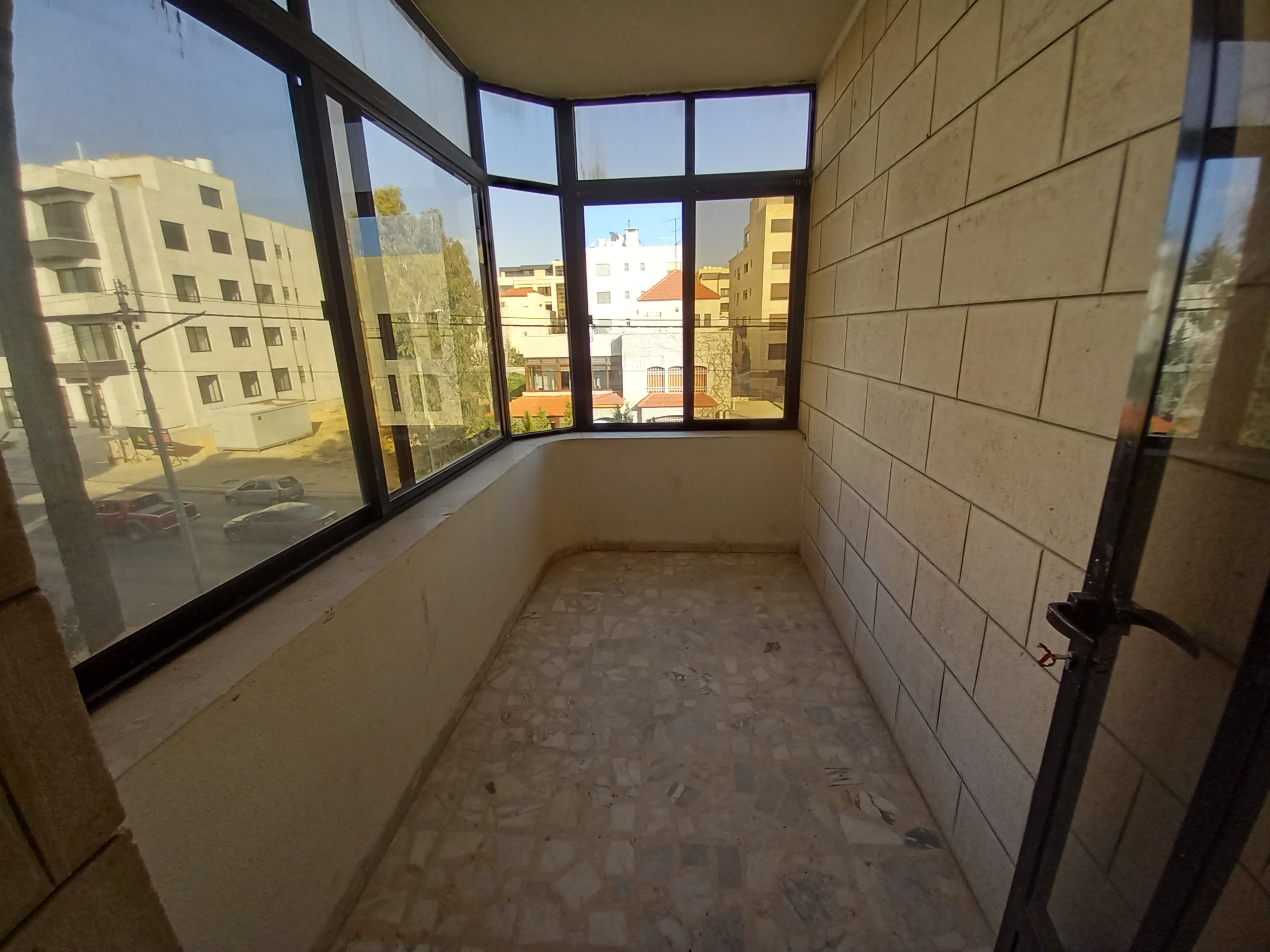 Apartment available for sale at an attractive price in Um Uthaina. - Property Image 3