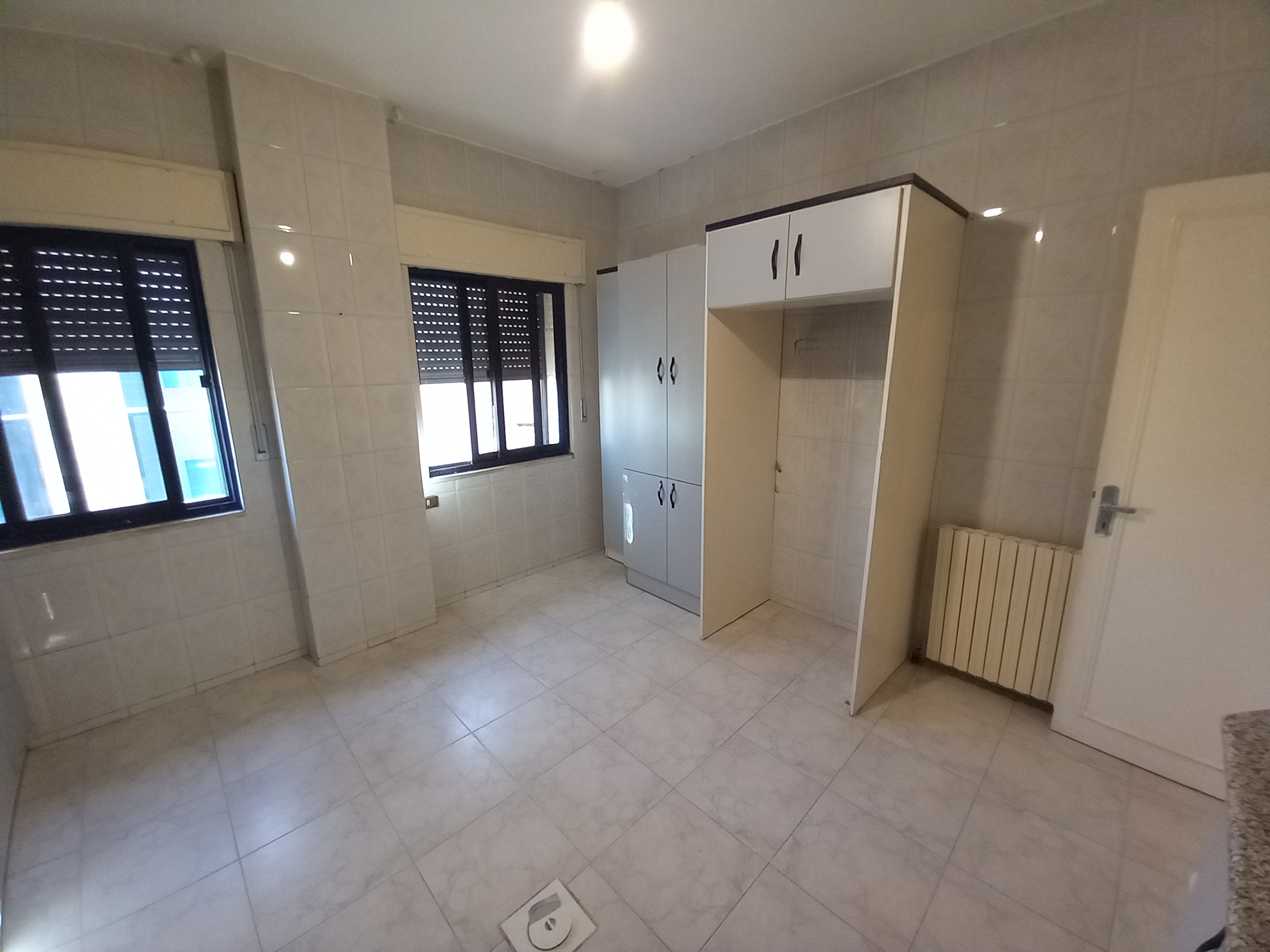 Apartment available for sale at an attractive price in Um Uthaina. - Property Image 6