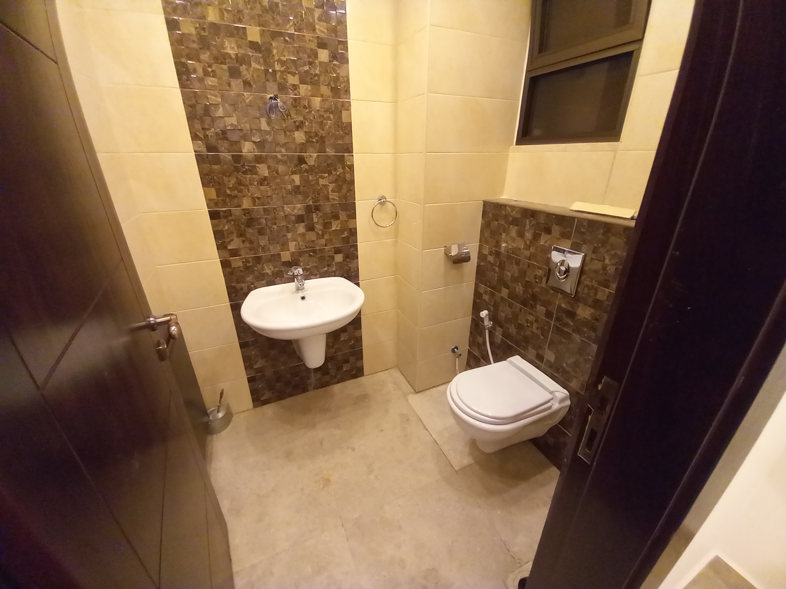 Ground floor apartment available for rent in  Dair Ghbar. - Property Image 3
