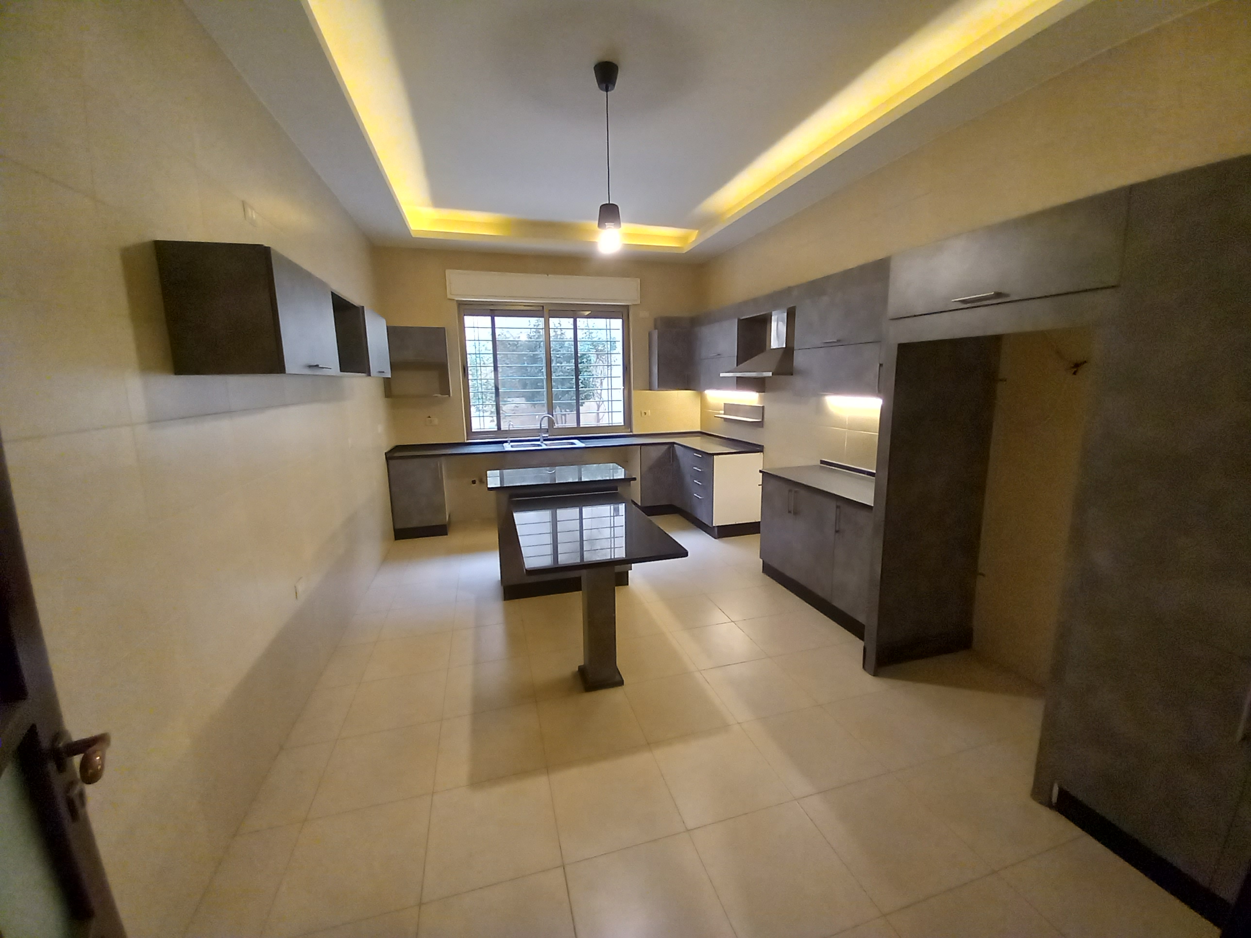 Ground floor apartment available for rent in  Dair Ghbar. - Property Image 5