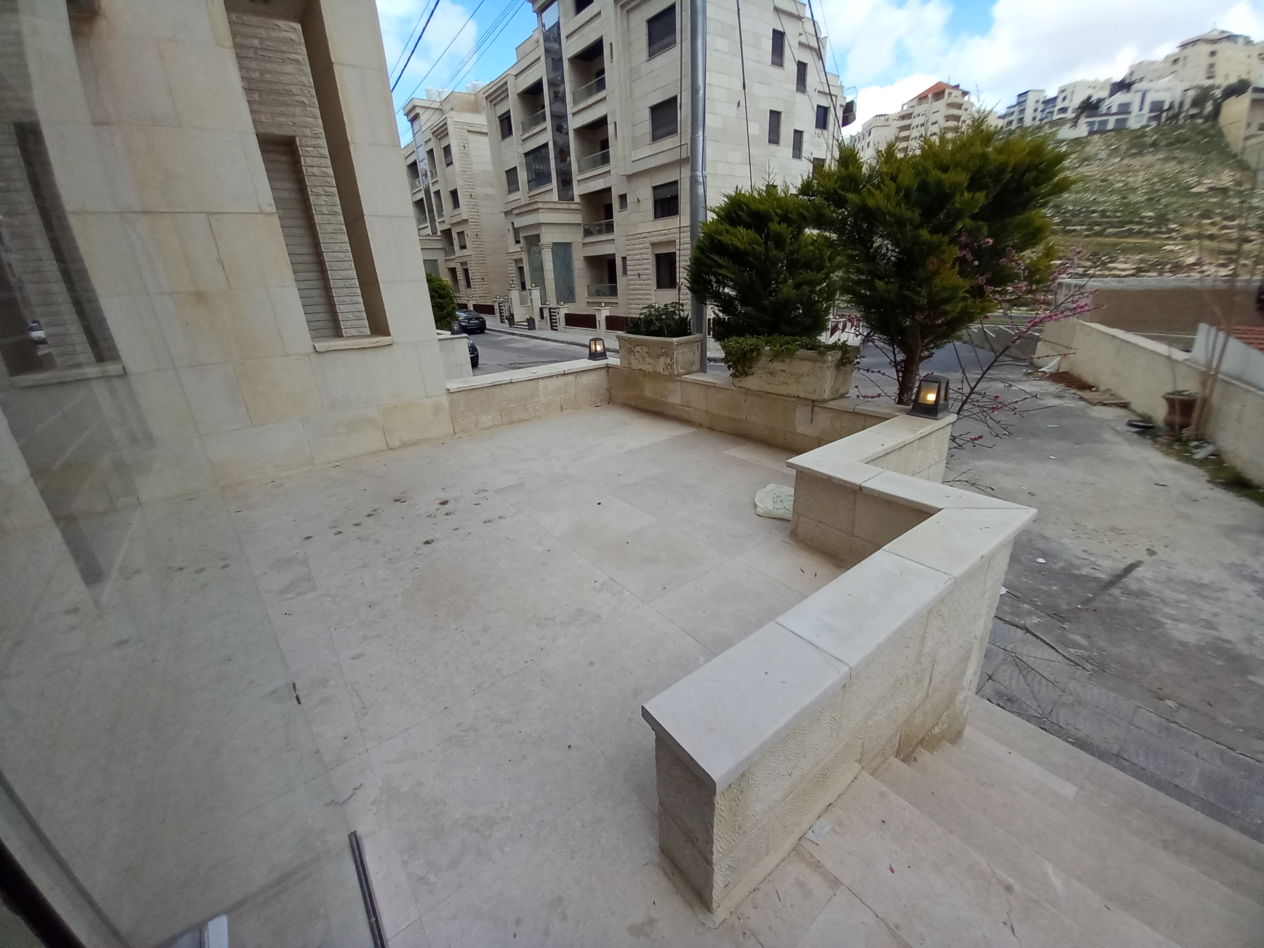 Ground floor apartment available for rent in  Dair Ghbar. - Property Image 8