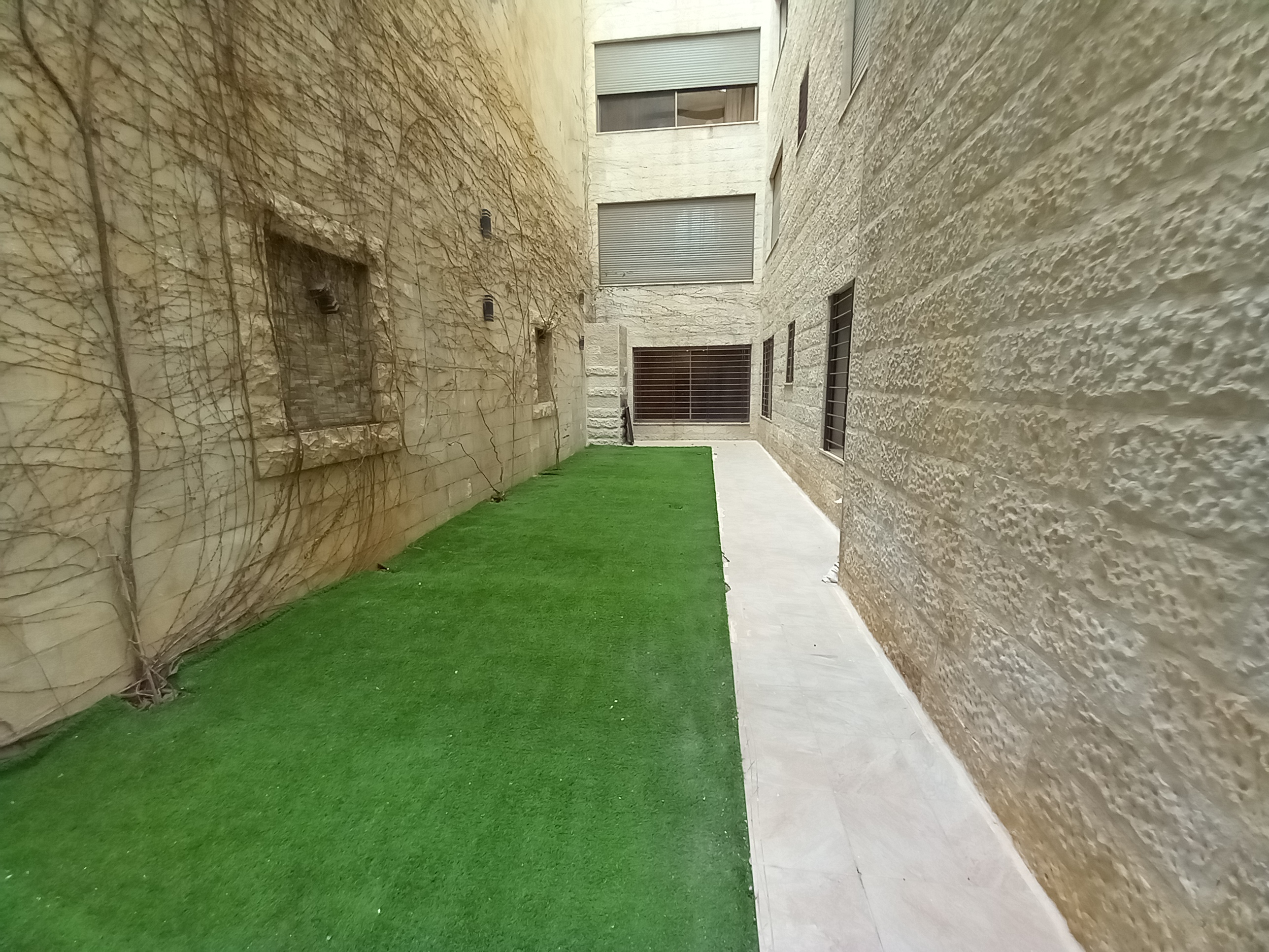 Ground floor apartment available for rent in  Dair Ghbar. - Property Image 9
