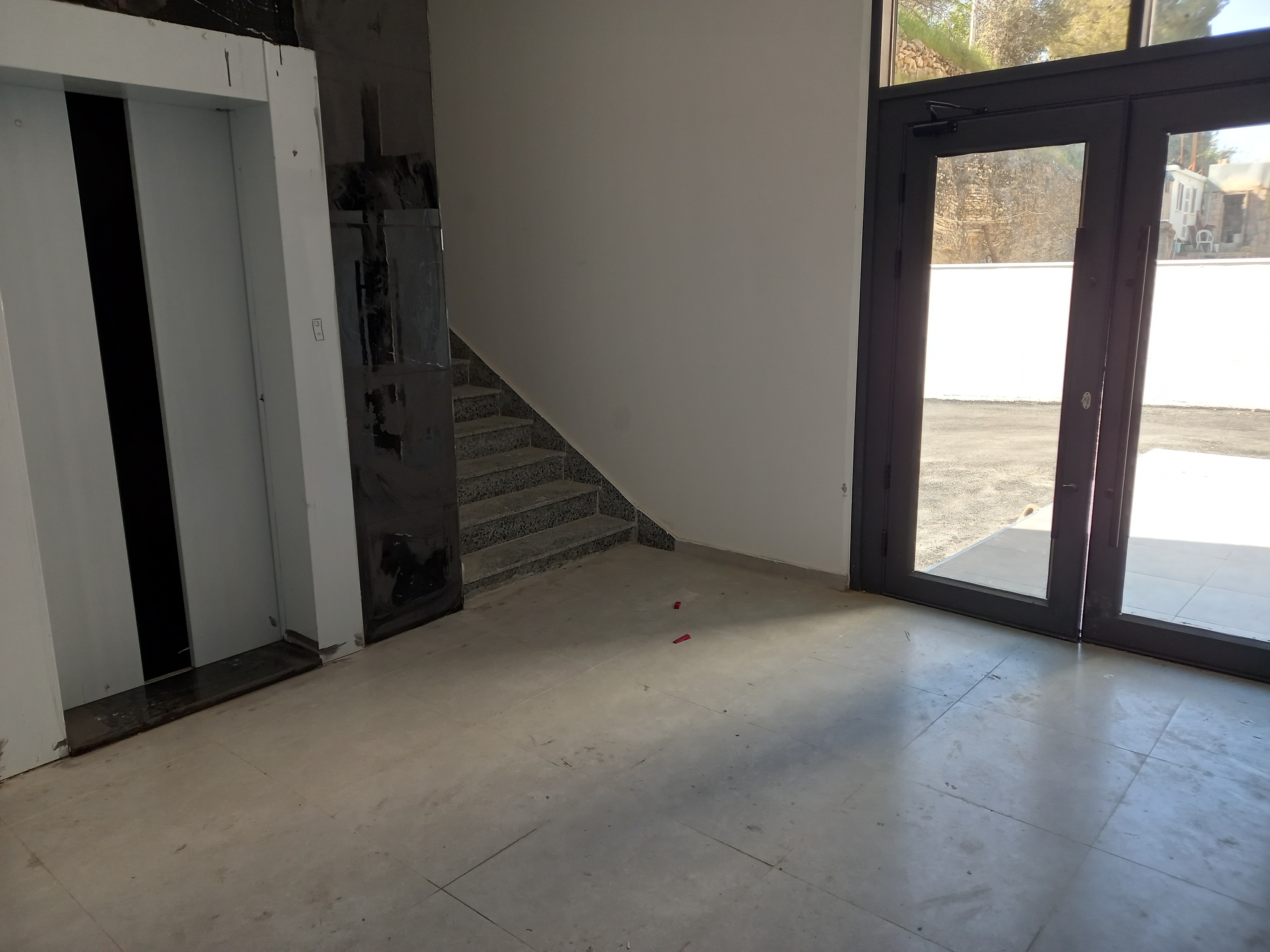 Commercial shops under construction in a prime location in Al-fuhays, suitable for banks, restaurants, and cafés – a great investment opportunity. - Property Image 9