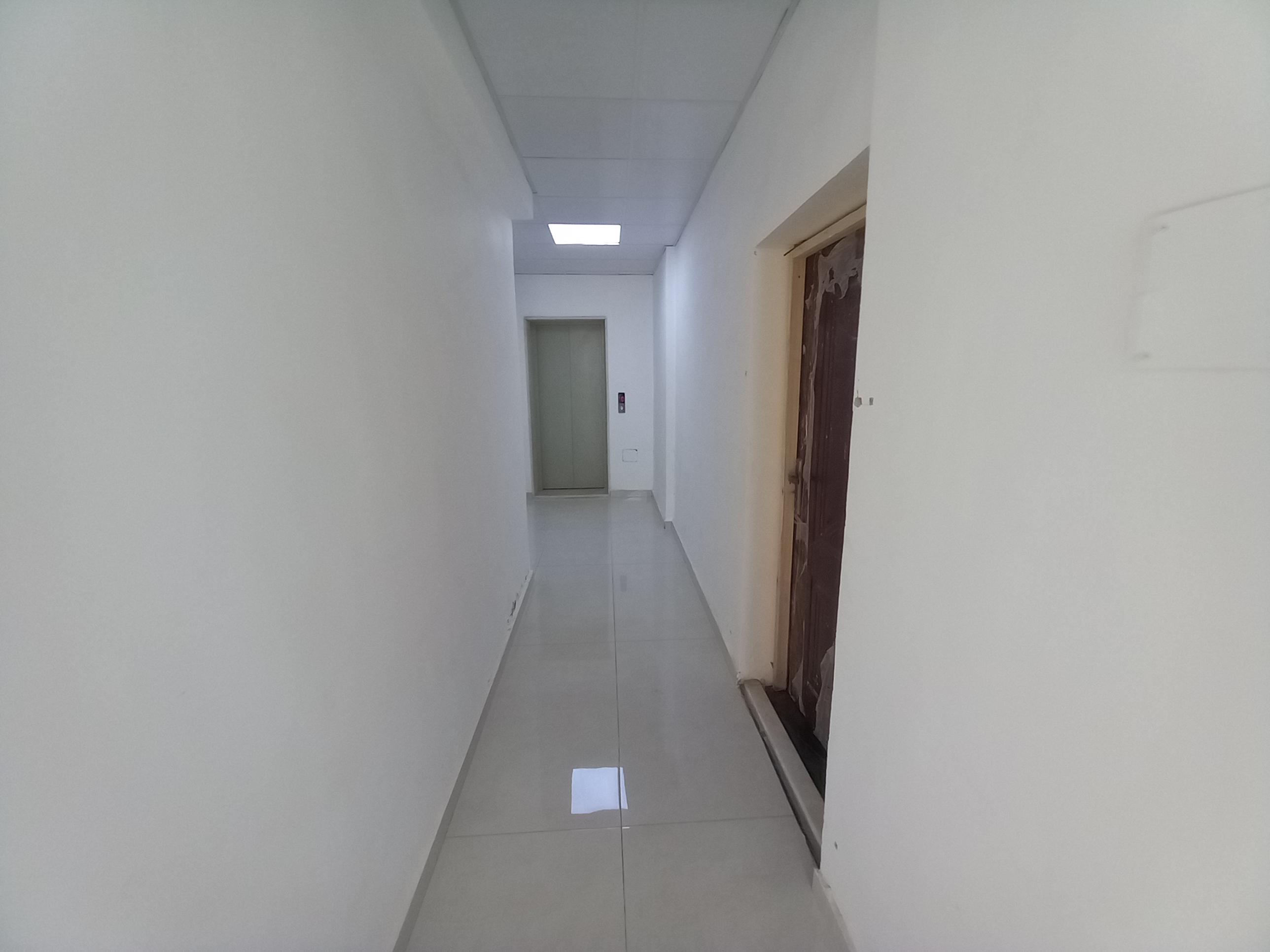 Modernly finished commercial offices available for rent in Abdoun. - Property Image 6